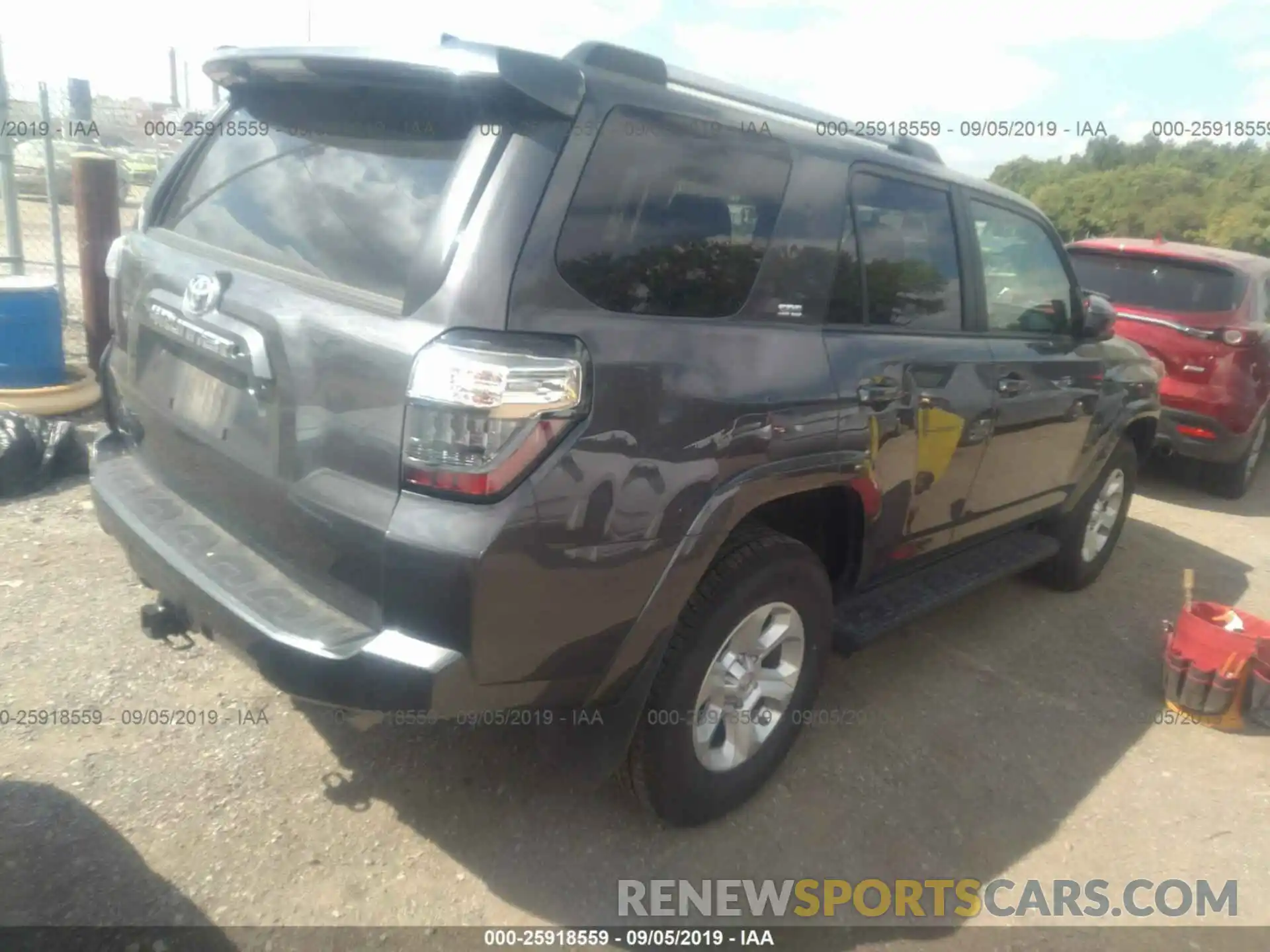 4 Фотография поврежденного автомобиля JTEBU5JR0K5678322 TOYOTA 4RUNNER 2019