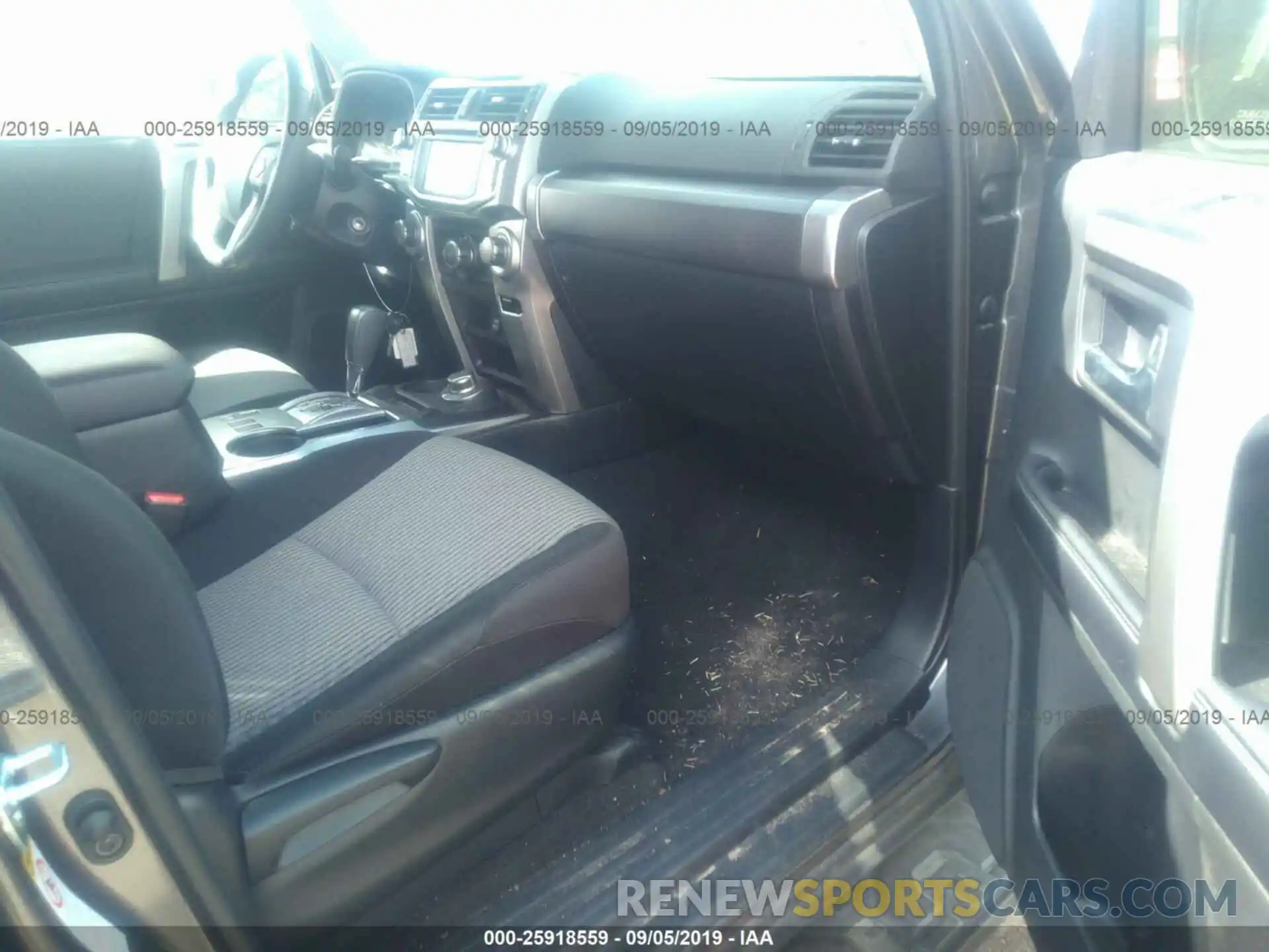 5 Photograph of a damaged car JTEBU5JR0K5678322 TOYOTA 4RUNNER 2019