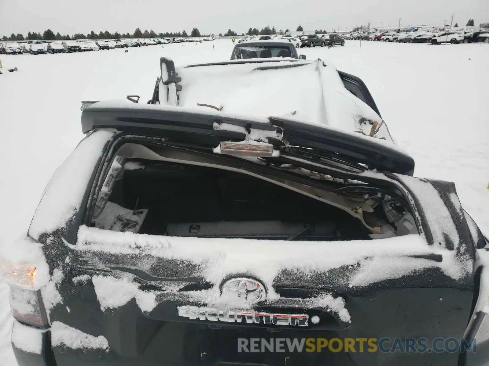 9 Photograph of a damaged car JTEBU5JR0K5679633 TOYOTA 4RUNNER 2019