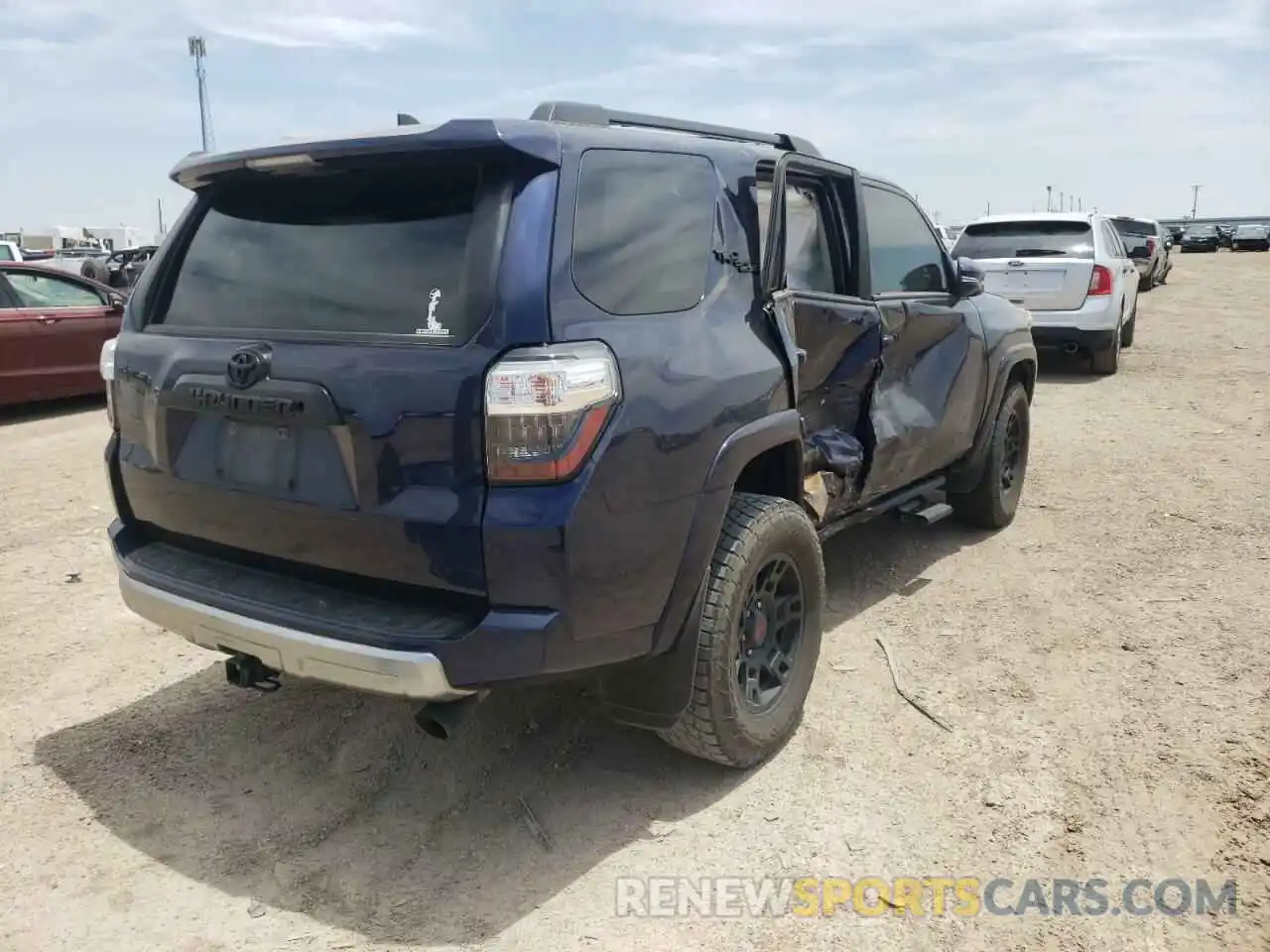 4 Фотография поврежденного автомобиля JTEBU5JR0K5680099 TOYOTA 4RUNNER 2019