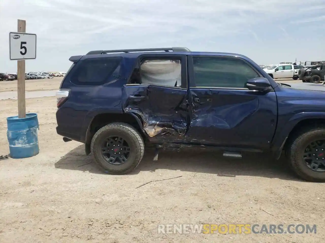 9 Photograph of a damaged car JTEBU5JR0K5680099 TOYOTA 4RUNNER 2019