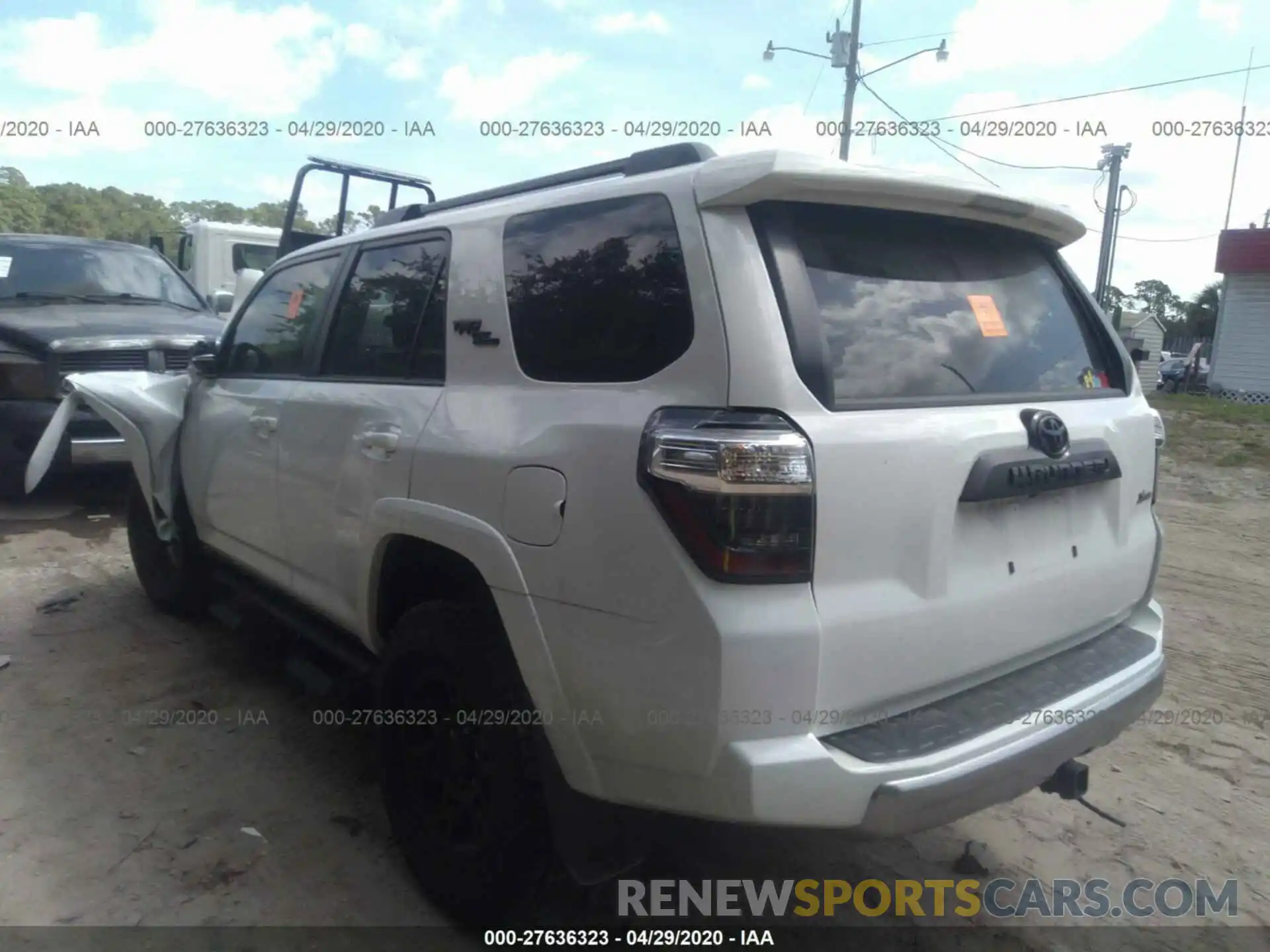 3 Фотография поврежденного автомобиля JTEBU5JR0K5683908 TOYOTA 4RUNNER 2019