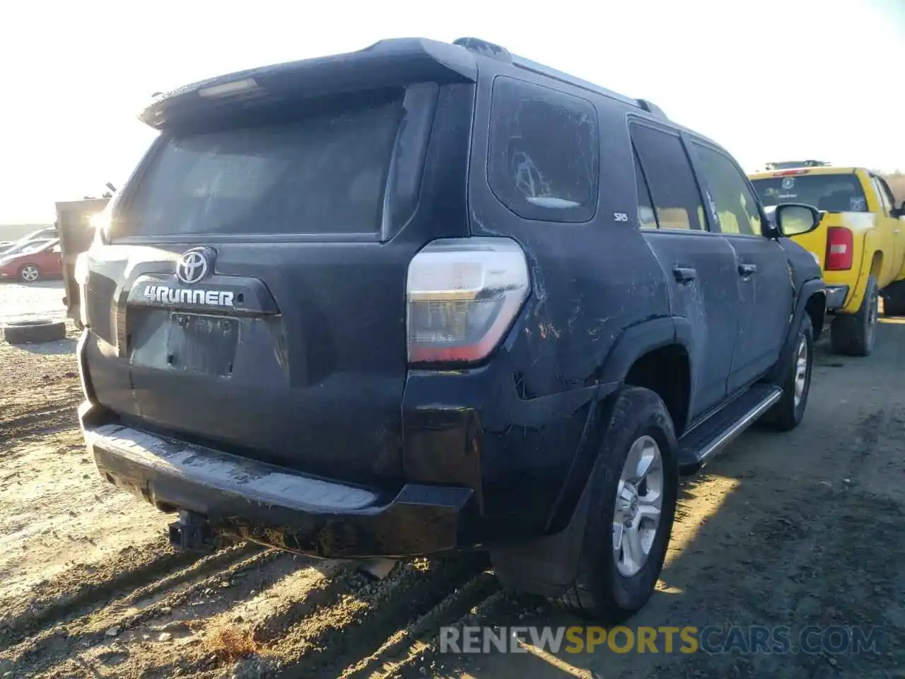 4 Фотография поврежденного автомобиля JTEBU5JR0K5684458 TOYOTA 4RUNNER 2019