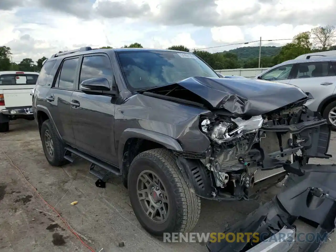 1 Photograph of a damaged car JTEBU5JR0K5685271 TOYOTA 4RUNNER 2019