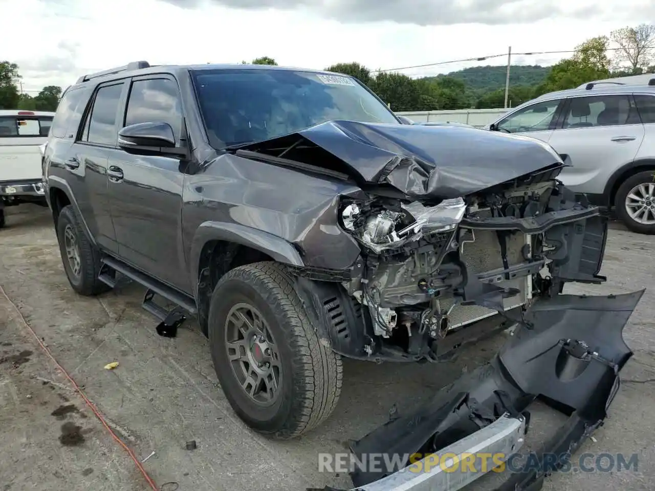 9 Photograph of a damaged car JTEBU5JR0K5685271 TOYOTA 4RUNNER 2019