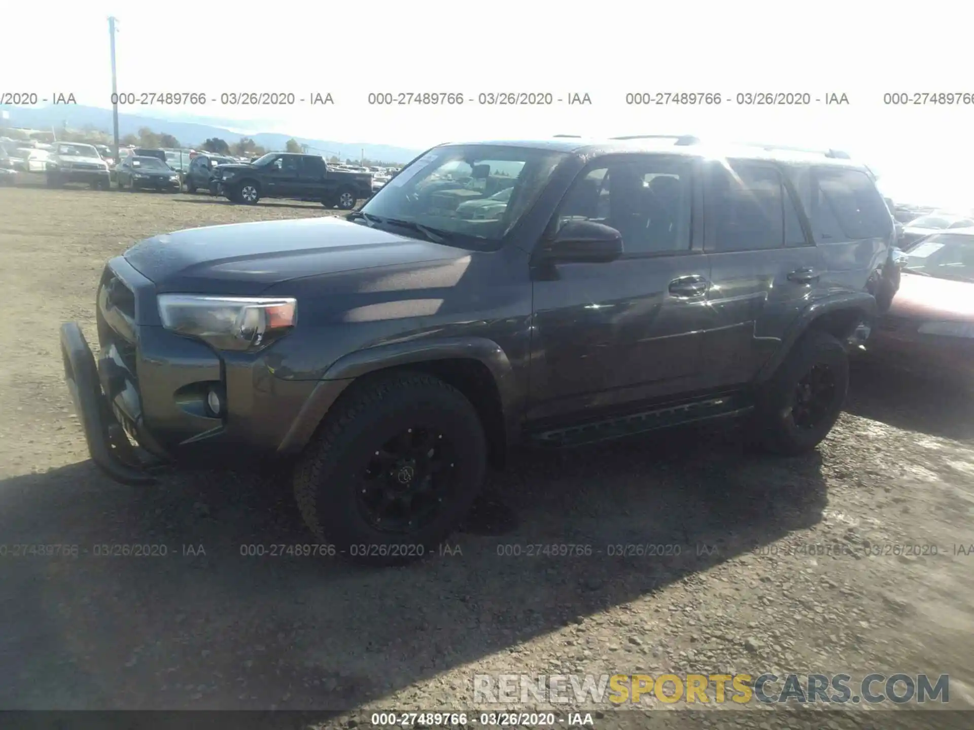 2 Фотография поврежденного автомобиля JTEBU5JR0K5685402 TOYOTA 4RUNNER 2019