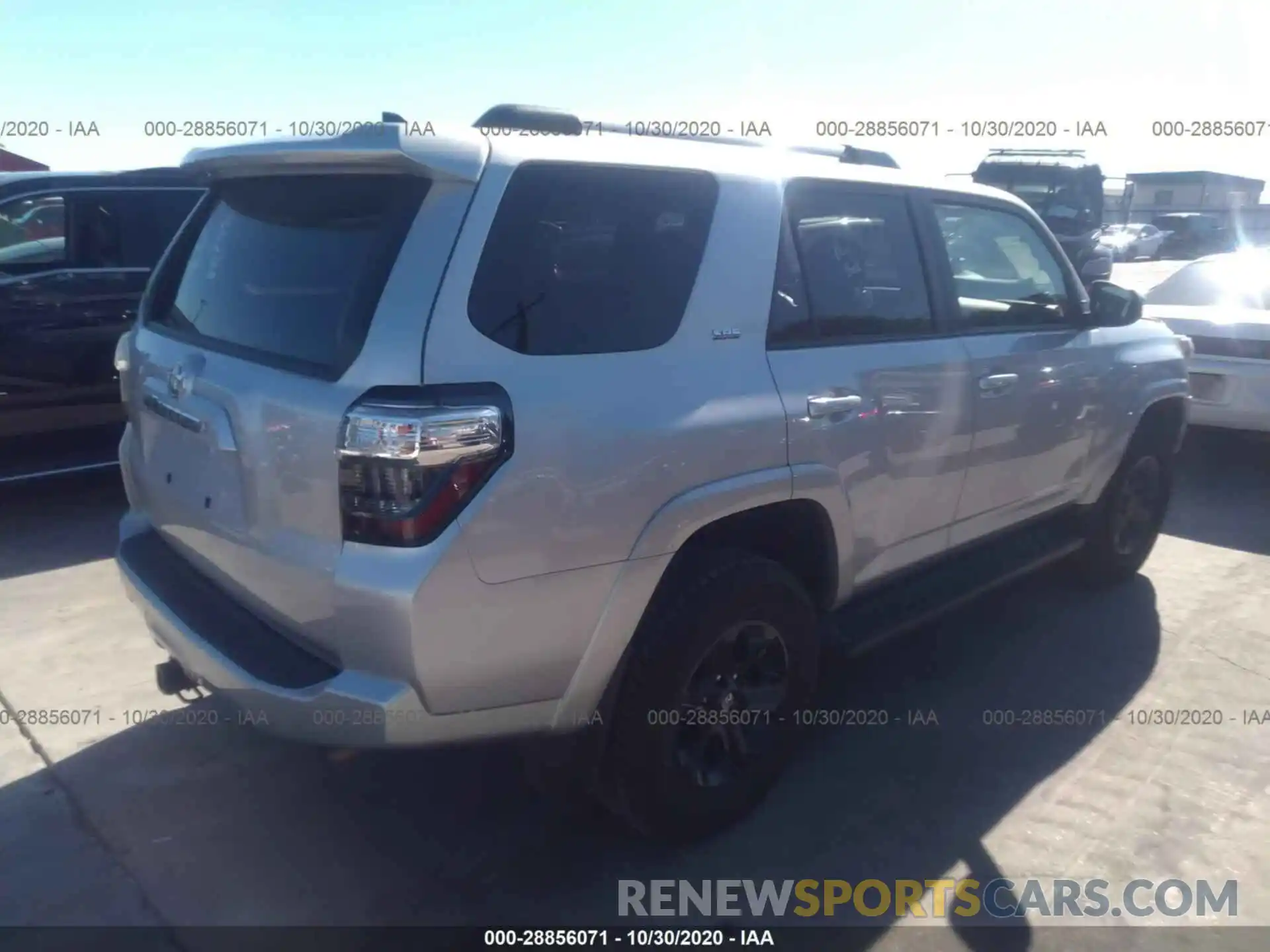 4 Фотография поврежденного автомобиля JTEBU5JR0K5685870 TOYOTA 4RUNNER 2019