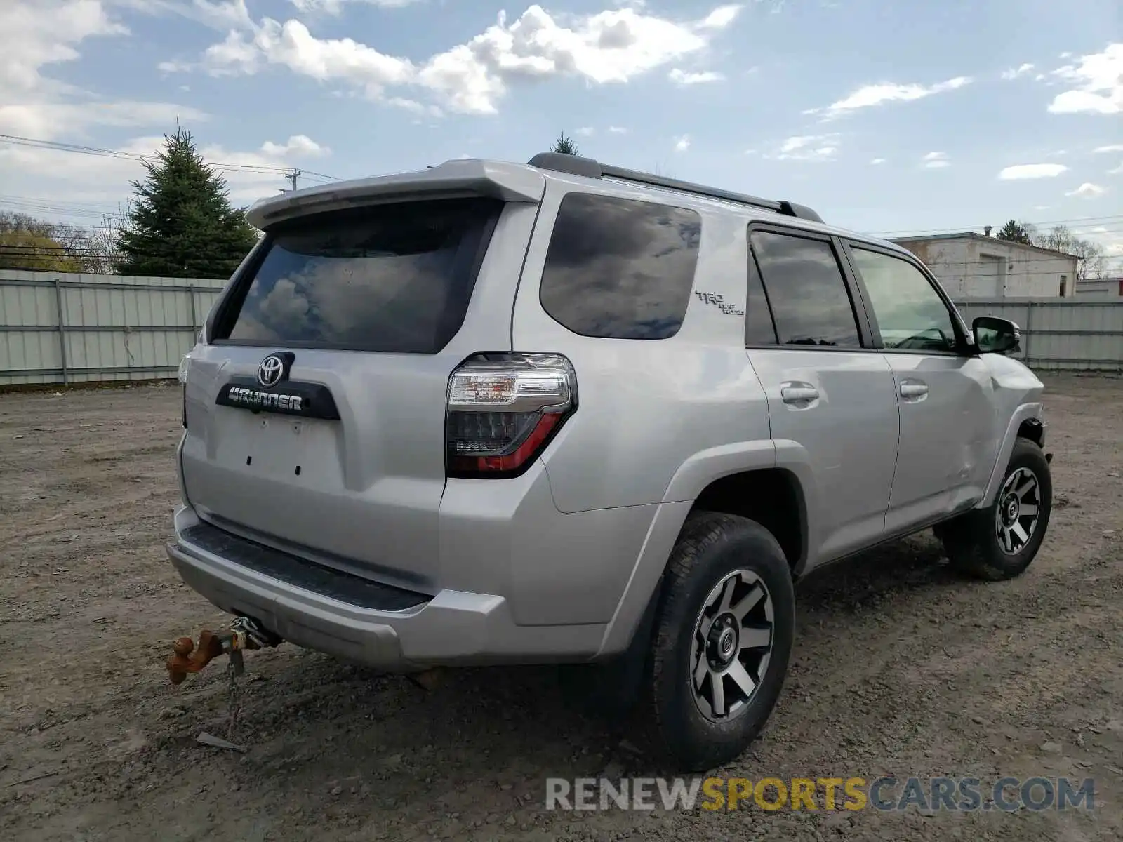 4 Фотография поврежденного автомобиля JTEBU5JR0K5688896 TOYOTA 4RUNNER 2019