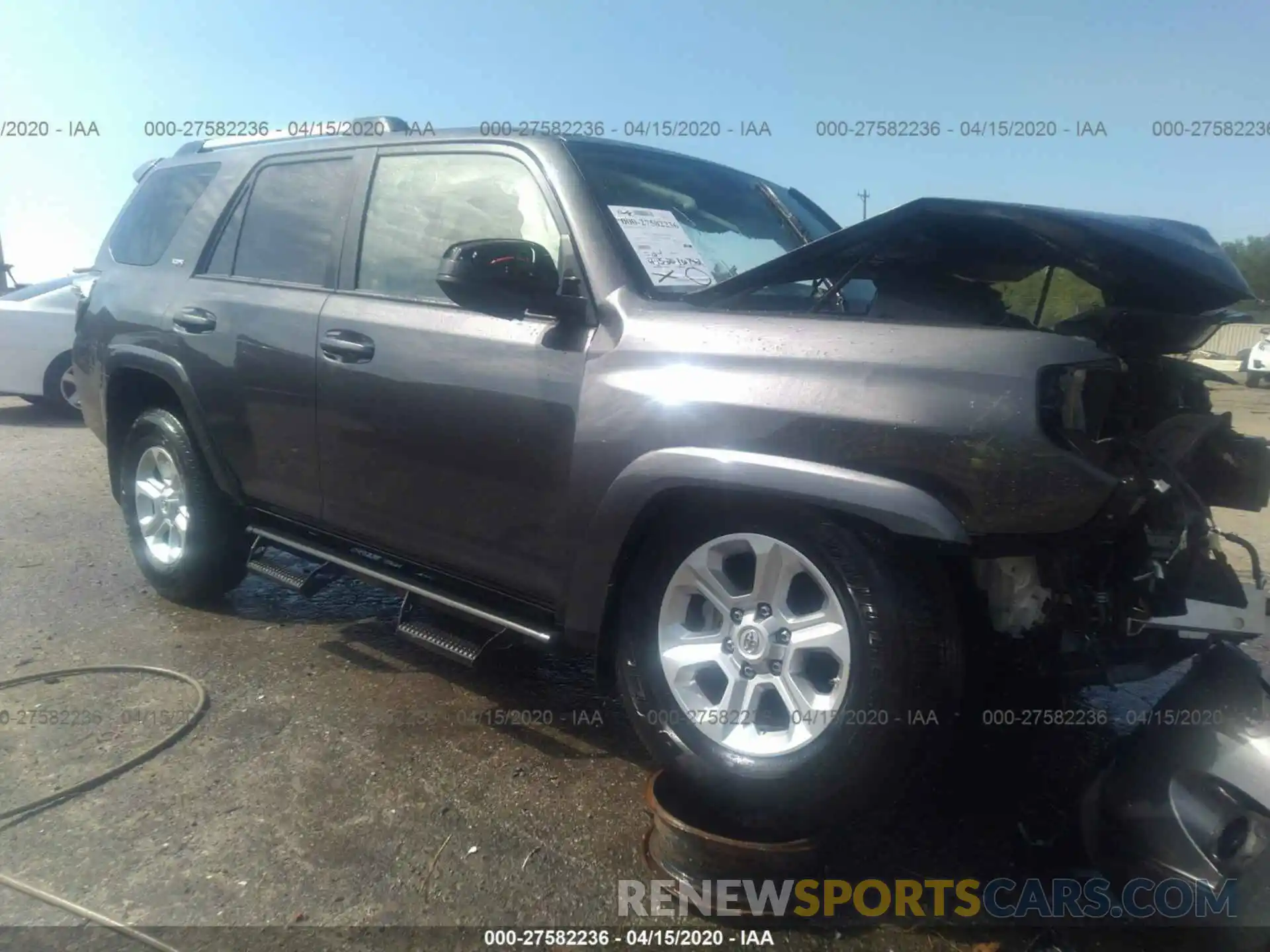 1 Фотография поврежденного автомобиля JTEBU5JR0K5692494 TOYOTA 4RUNNER 2019