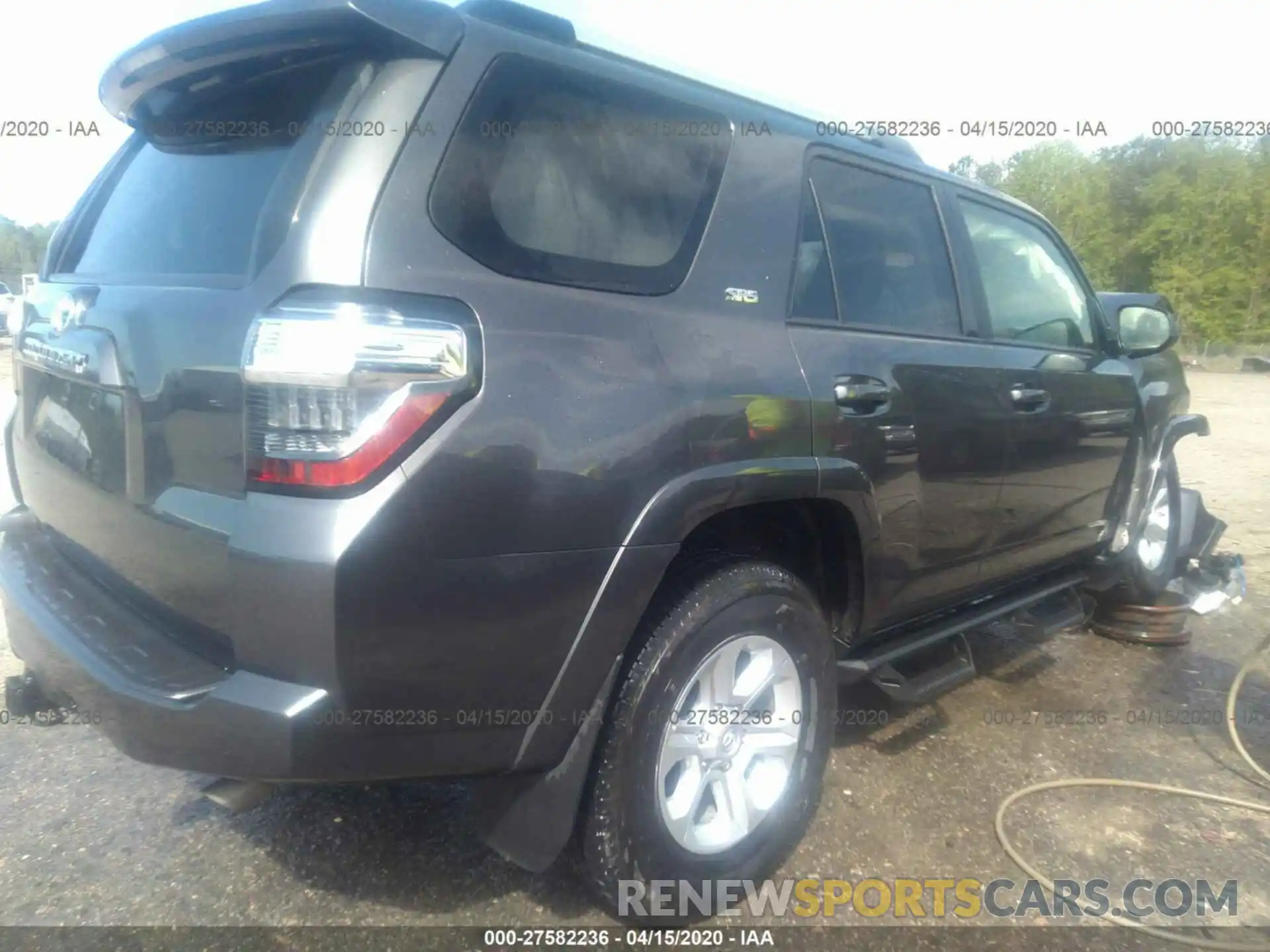 4 Фотография поврежденного автомобиля JTEBU5JR0K5692494 TOYOTA 4RUNNER 2019