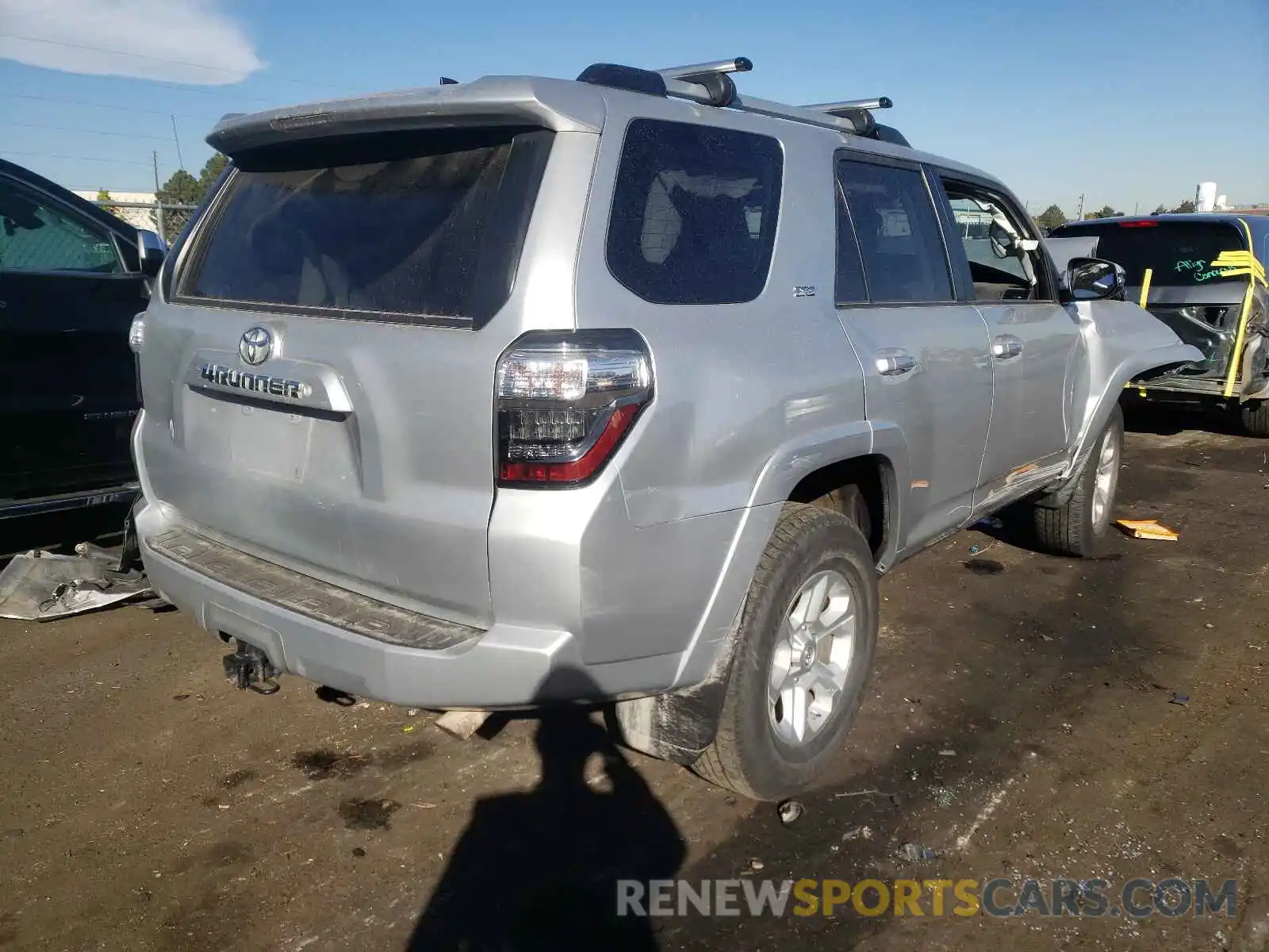 4 Фотография поврежденного автомобиля JTEBU5JR0K5693337 TOYOTA 4RUNNER 2019