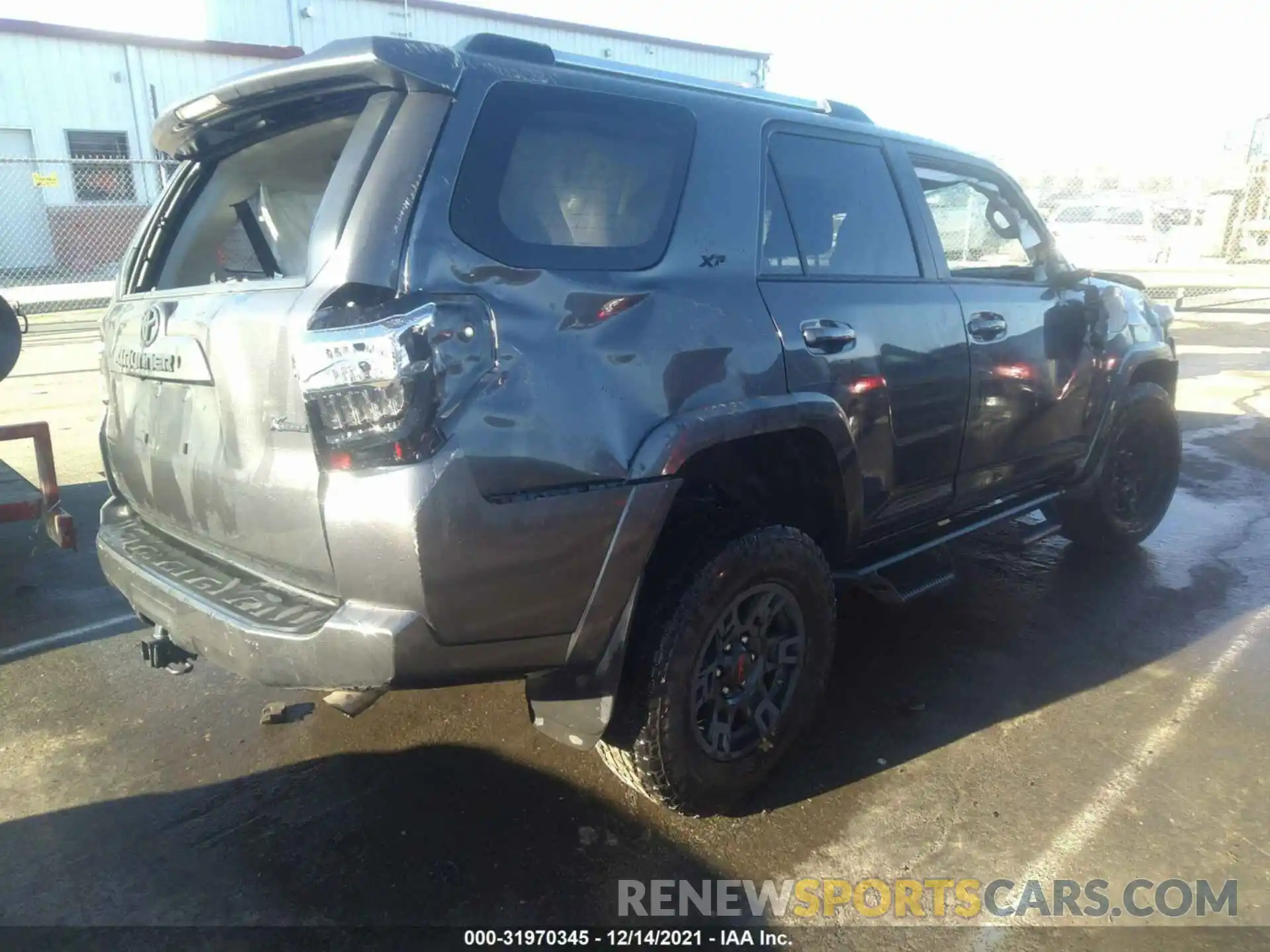 4 Фотография поврежденного автомобиля JTEBU5JR0K5695105 TOYOTA 4RUNNER 2019