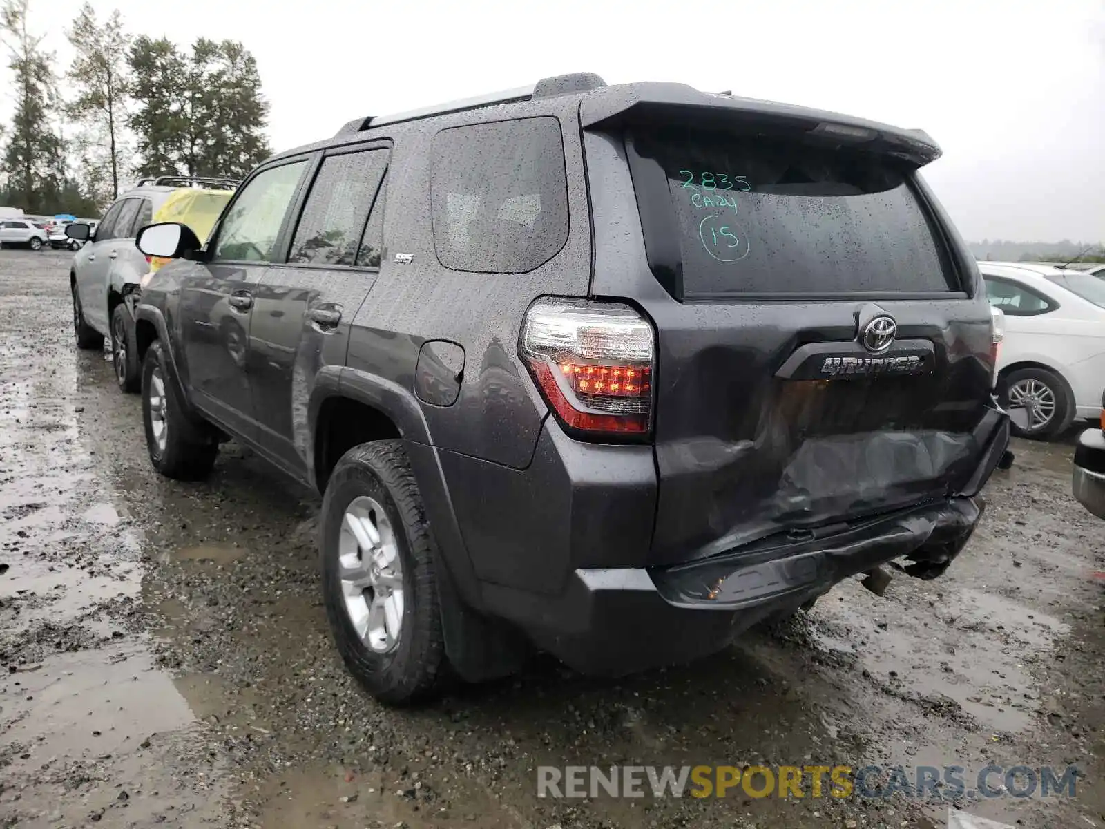 3 Фотография поврежденного автомобиля JTEBU5JR0K5697937 TOYOTA 4RUNNER 2019