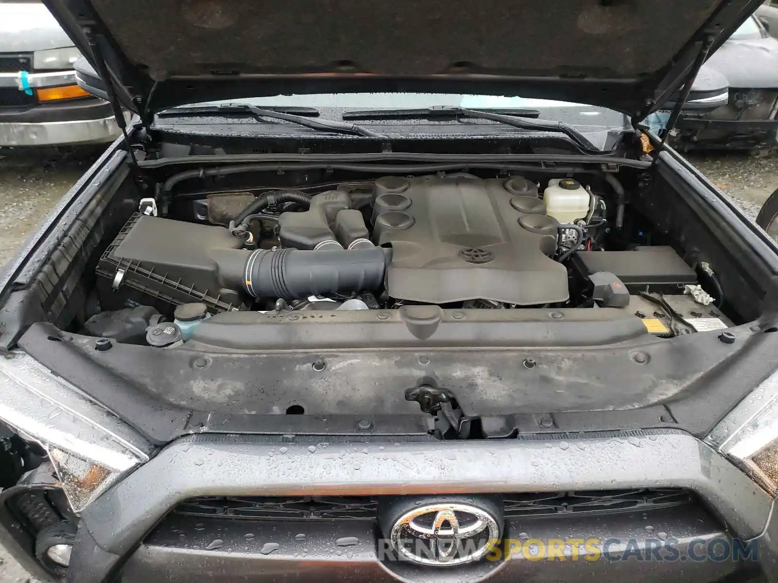 7 Фотография поврежденного автомобиля JTEBU5JR0K5697937 TOYOTA 4RUNNER 2019