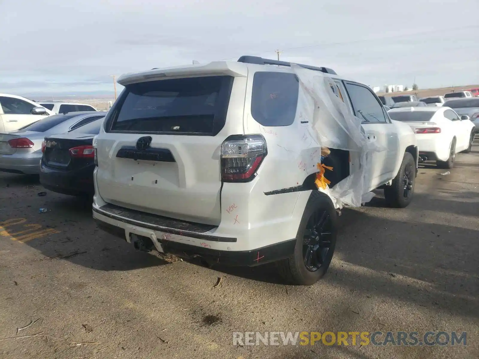 4 Фотография поврежденного автомобиля JTEBU5JR0K5698893 TOYOTA 4RUNNER 2019