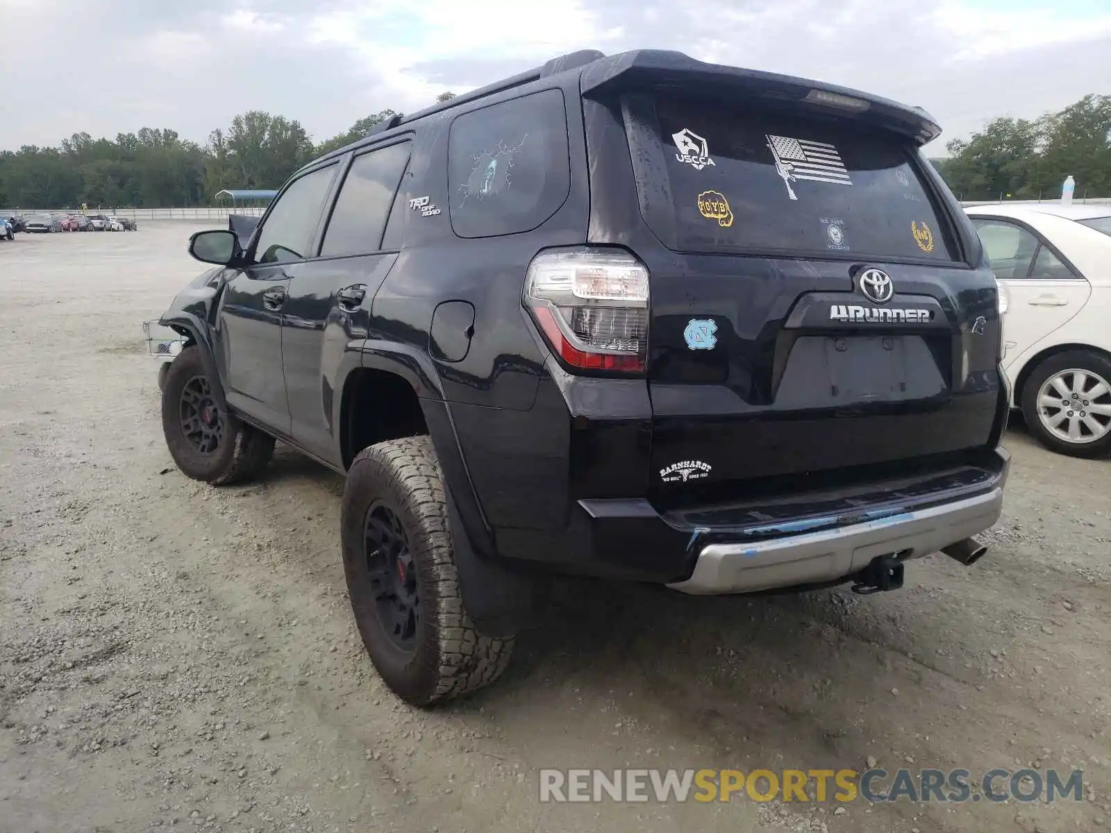 3 Фотография поврежденного автомобиля JTEBU5JR0K5699655 TOYOTA 4RUNNER 2019