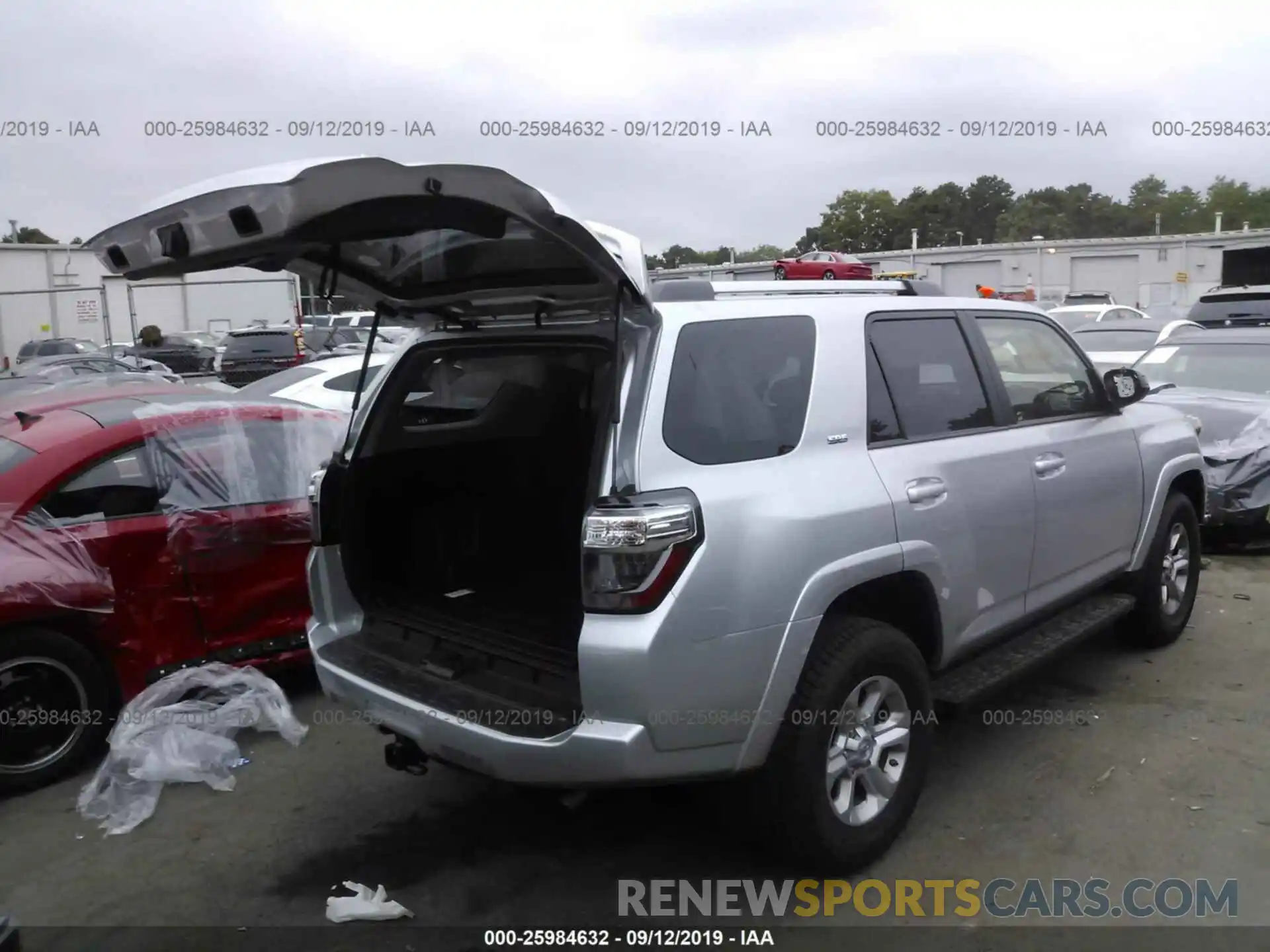 4 Photograph of a damaged car JTEBU5JR0K5702165 TOYOTA 4RUNNER 2019