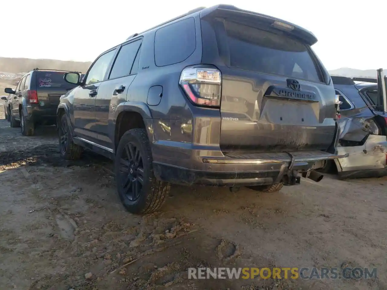 3 Фотография поврежденного автомобиля JTEBU5JR0K5703297 TOYOTA 4RUNNER 2019