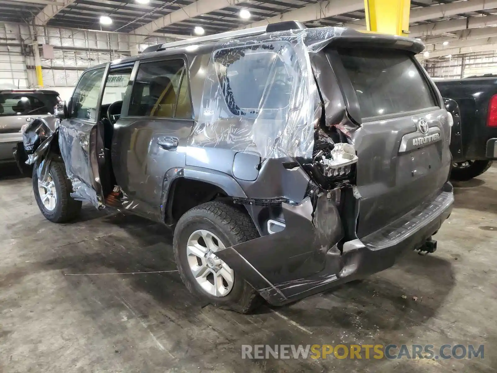 3 Фотография поврежденного автомобиля JTEBU5JR0K5705955 TOYOTA 4RUNNER 2019