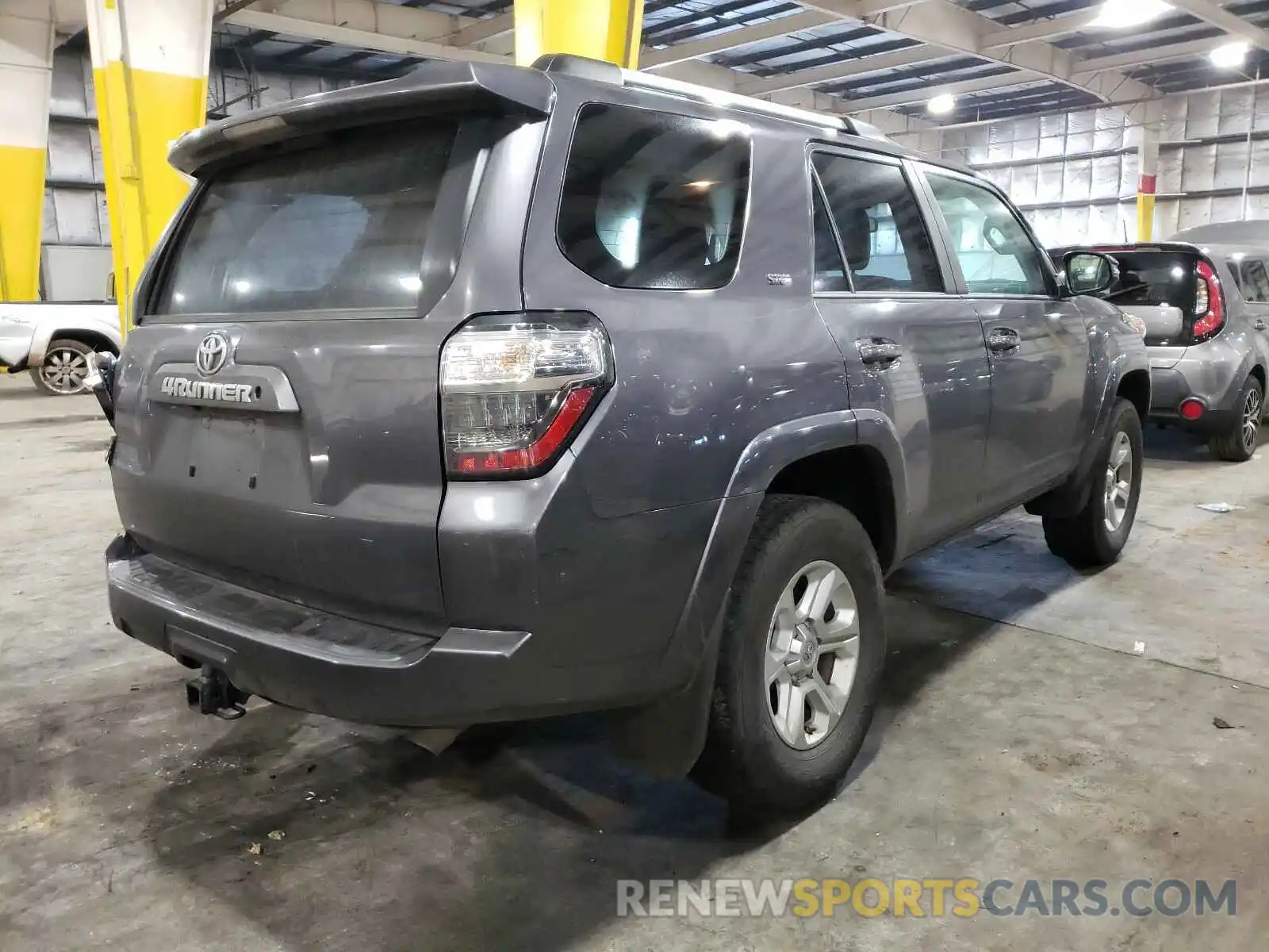 4 Фотография поврежденного автомобиля JTEBU5JR0K5705955 TOYOTA 4RUNNER 2019