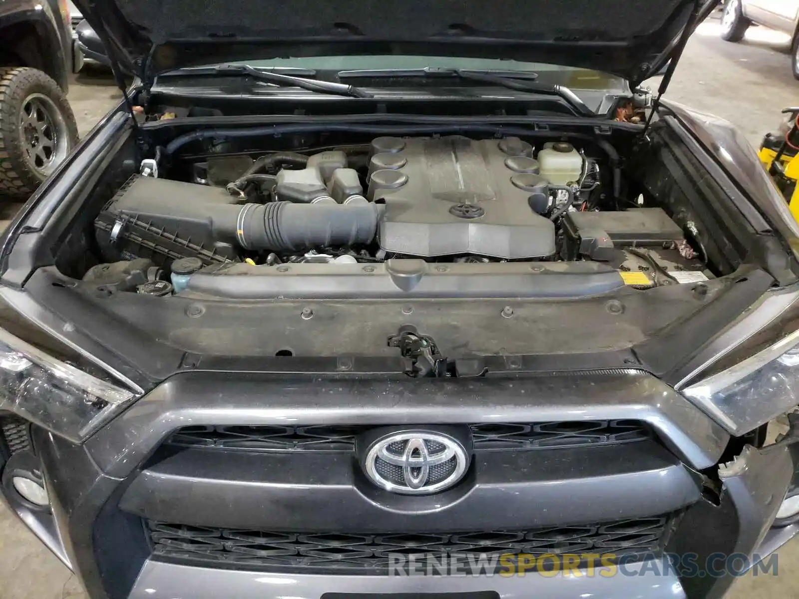 7 Фотография поврежденного автомобиля JTEBU5JR0K5705955 TOYOTA 4RUNNER 2019