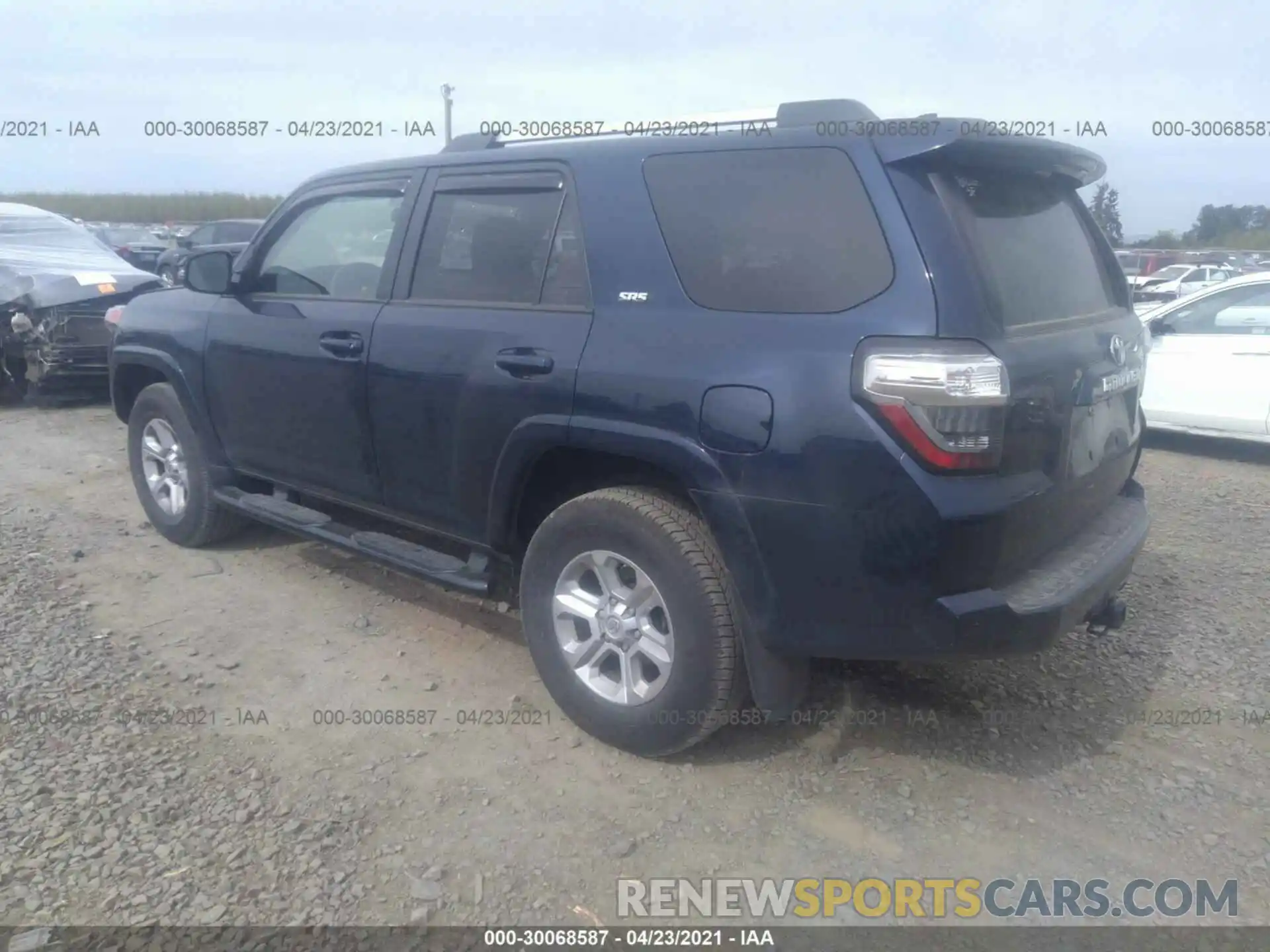 3 Фотография поврежденного автомобиля JTEBU5JR0K5706362 TOYOTA 4RUNNER 2019