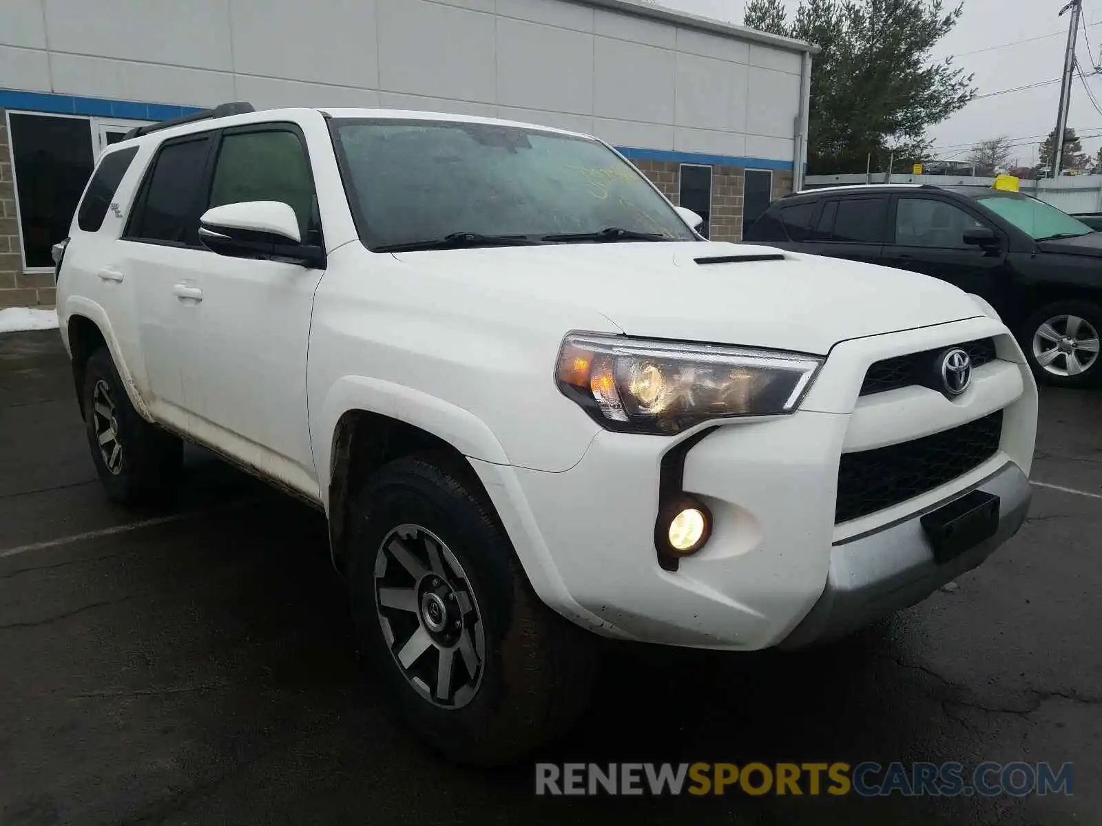 1 Photograph of a damaged car JTEBU5JR0K5706698 TOYOTA 4RUNNER 2019