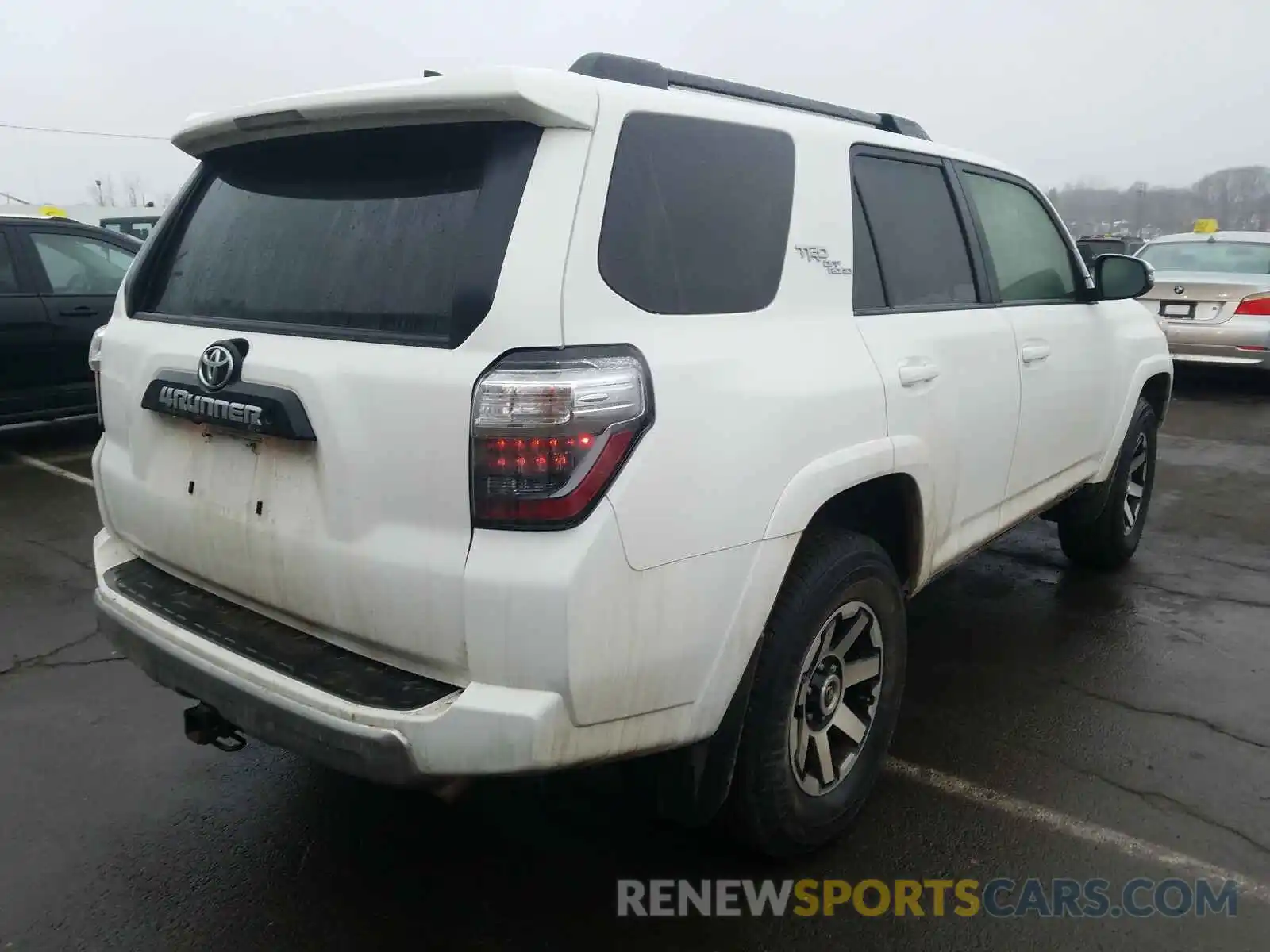 4 Фотография поврежденного автомобиля JTEBU5JR0K5706698 TOYOTA 4RUNNER 2019