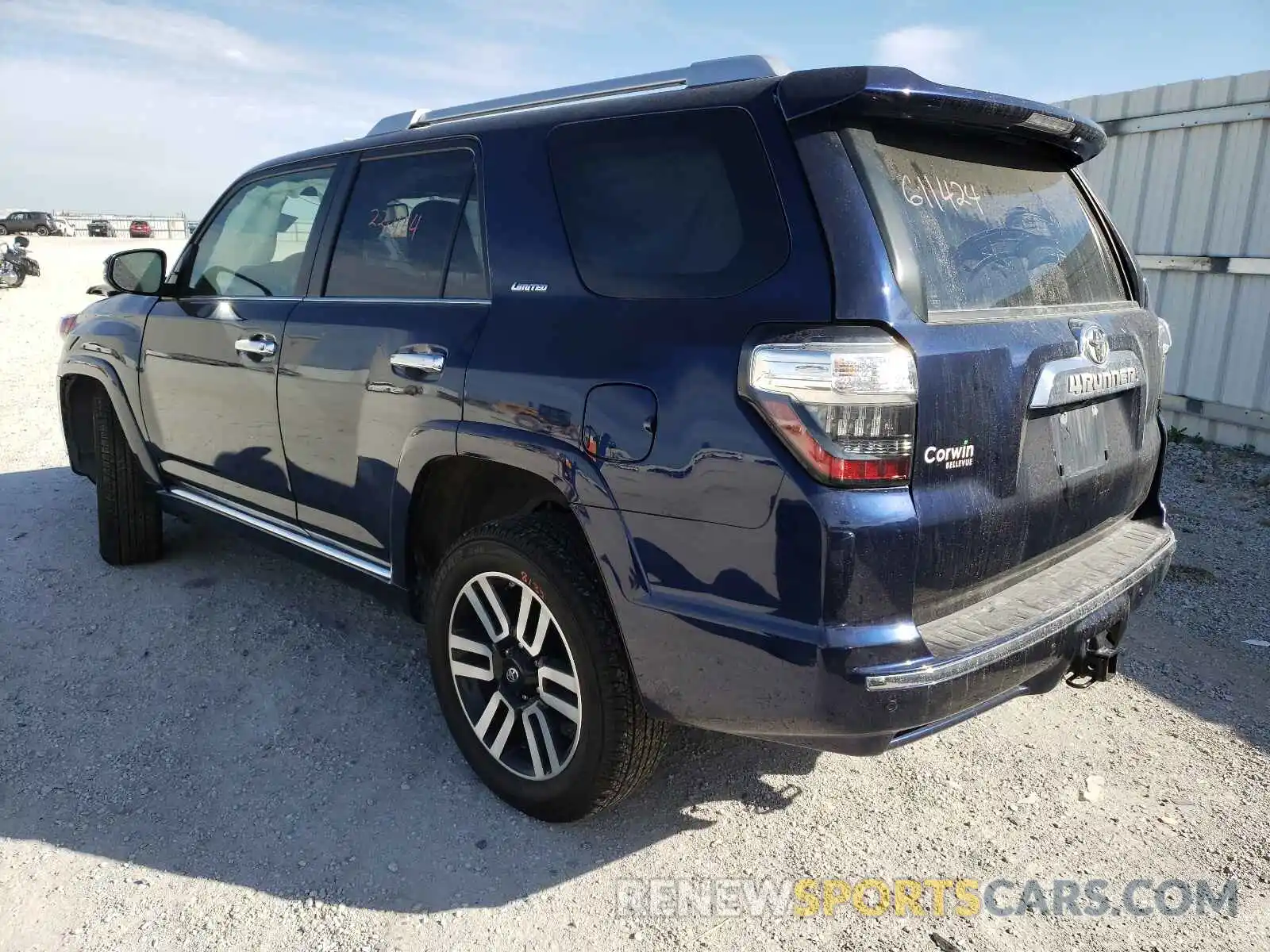 3 Фотография поврежденного автомобиля JTEBU5JR0K5708869 TOYOTA 4RUNNER 2019