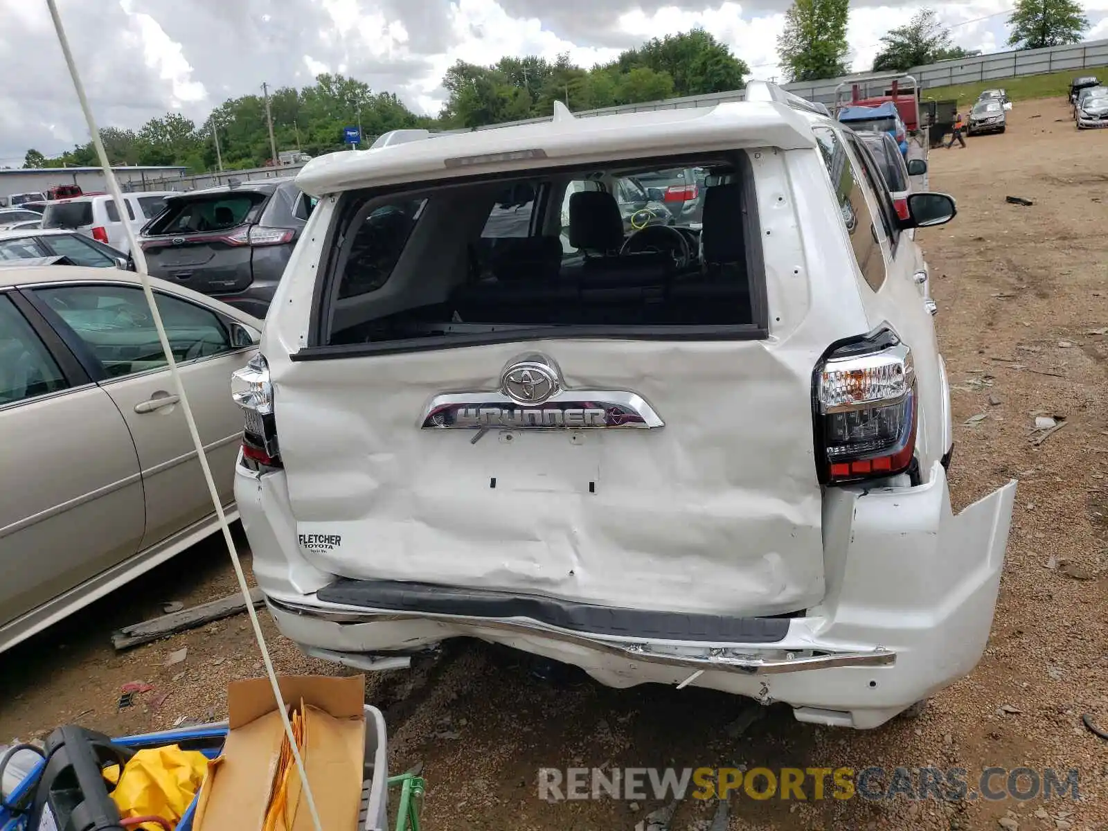 9 Photograph of a damaged car JTEBU5JR0K5712002 TOYOTA 4RUNNER 2019