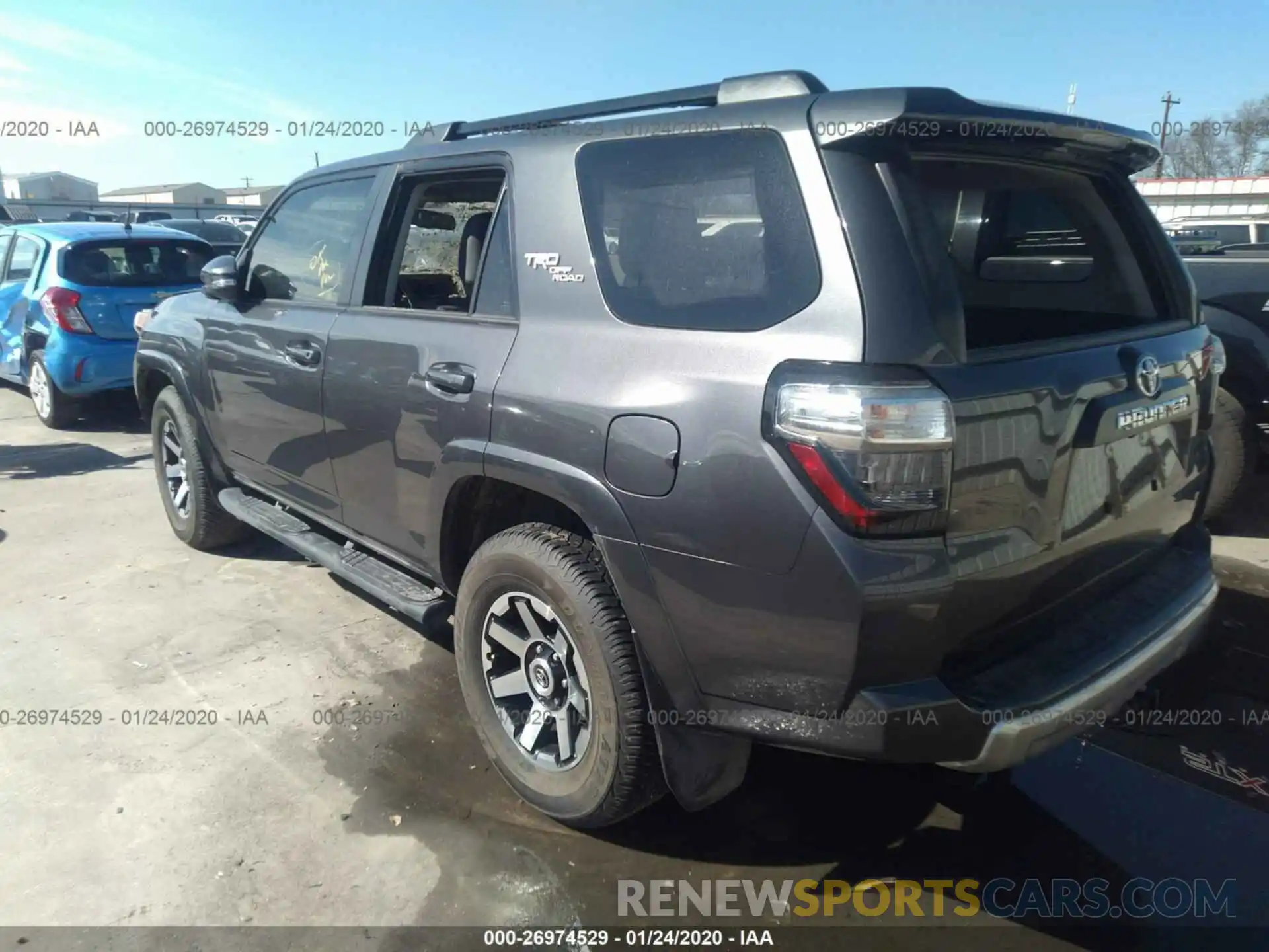 3 Фотография поврежденного автомобиля JTEBU5JR0K5714722 TOYOTA 4RUNNER 2019