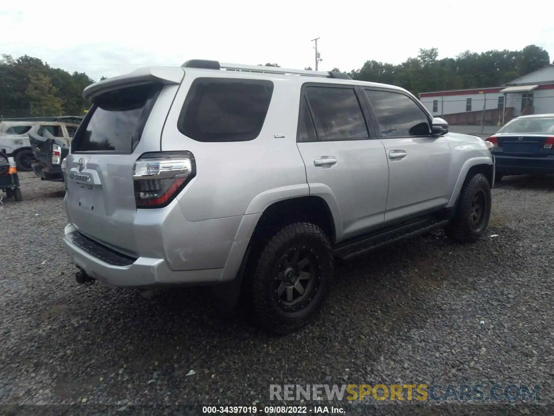 4 Фотография поврежденного автомобиля JTEBU5JR0K5715983 TOYOTA 4RUNNER 2019