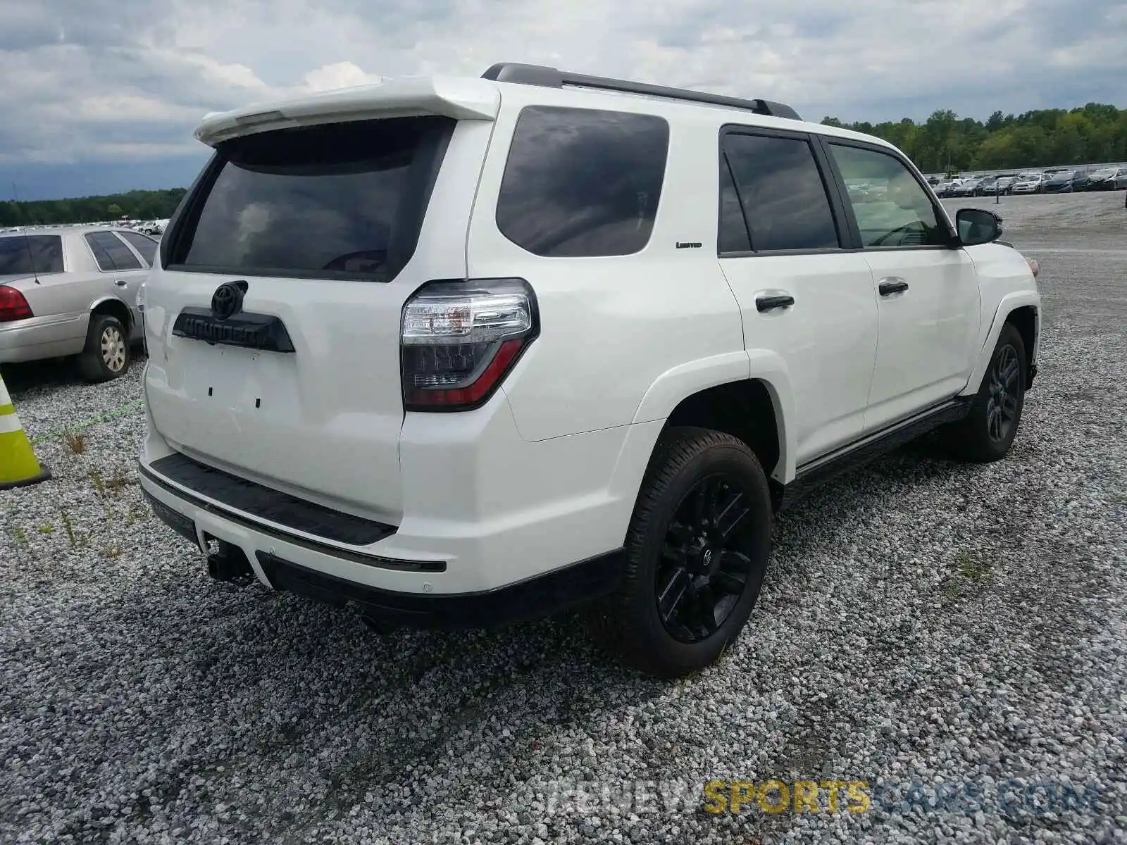 4 Фотография поврежденного автомобиля JTEBU5JR0K5716325 TOYOTA 4RUNNER 2019