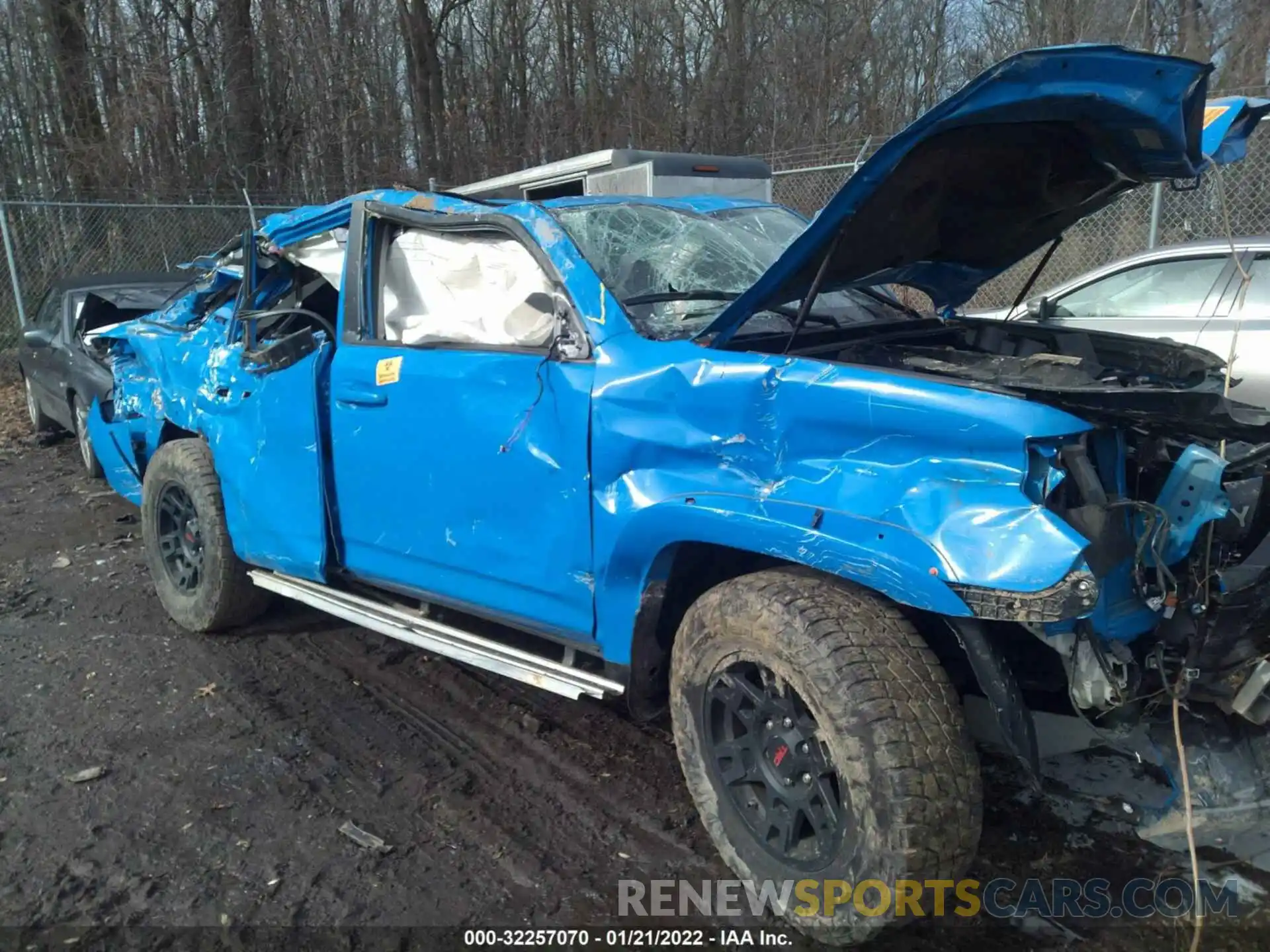 5 Photograph of a damaged car JTEBU5JR0K5720195 TOYOTA 4RUNNER 2019