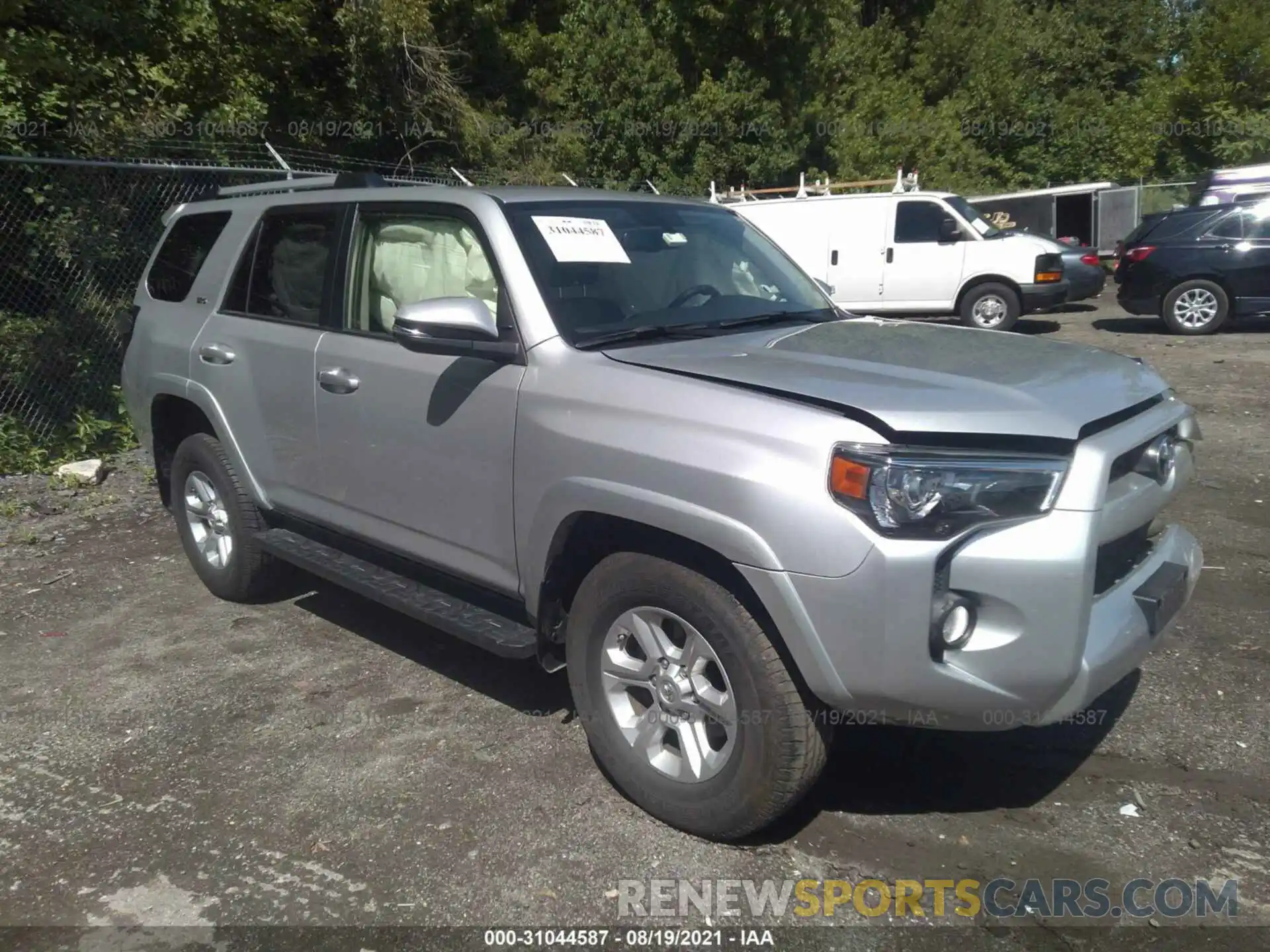 1 Photograph of a damaged car JTEBU5JR0K5725977 TOYOTA 4RUNNER 2019