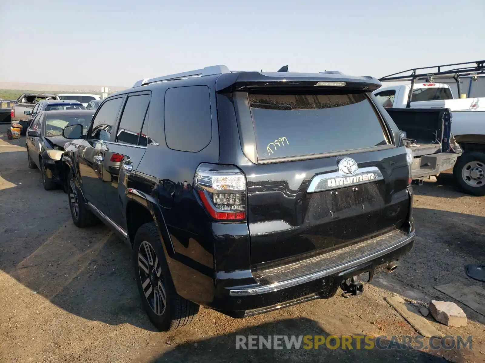 3 Фотография поврежденного автомобиля JTEBU5JR0K5728619 TOYOTA 4RUNNER 2019