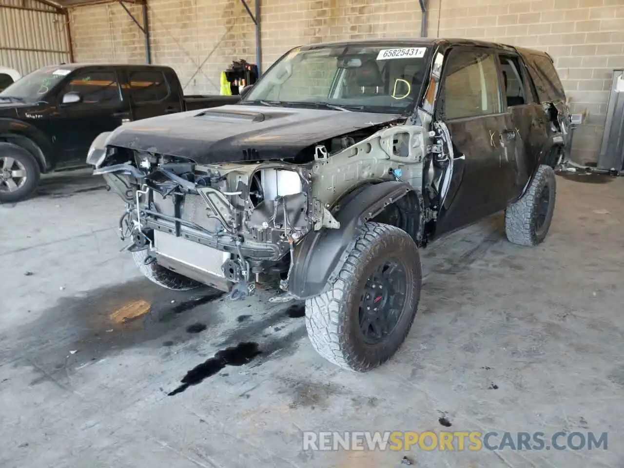 2 Photograph of a damaged car JTEBU5JR0K5733318 TOYOTA 4RUNNER 2019