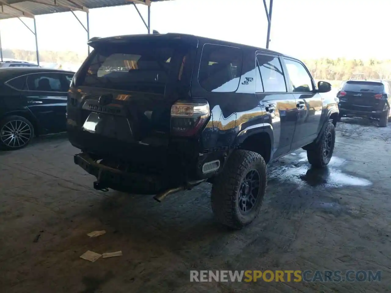 4 Фотография поврежденного автомобиля JTEBU5JR0K5733318 TOYOTA 4RUNNER 2019