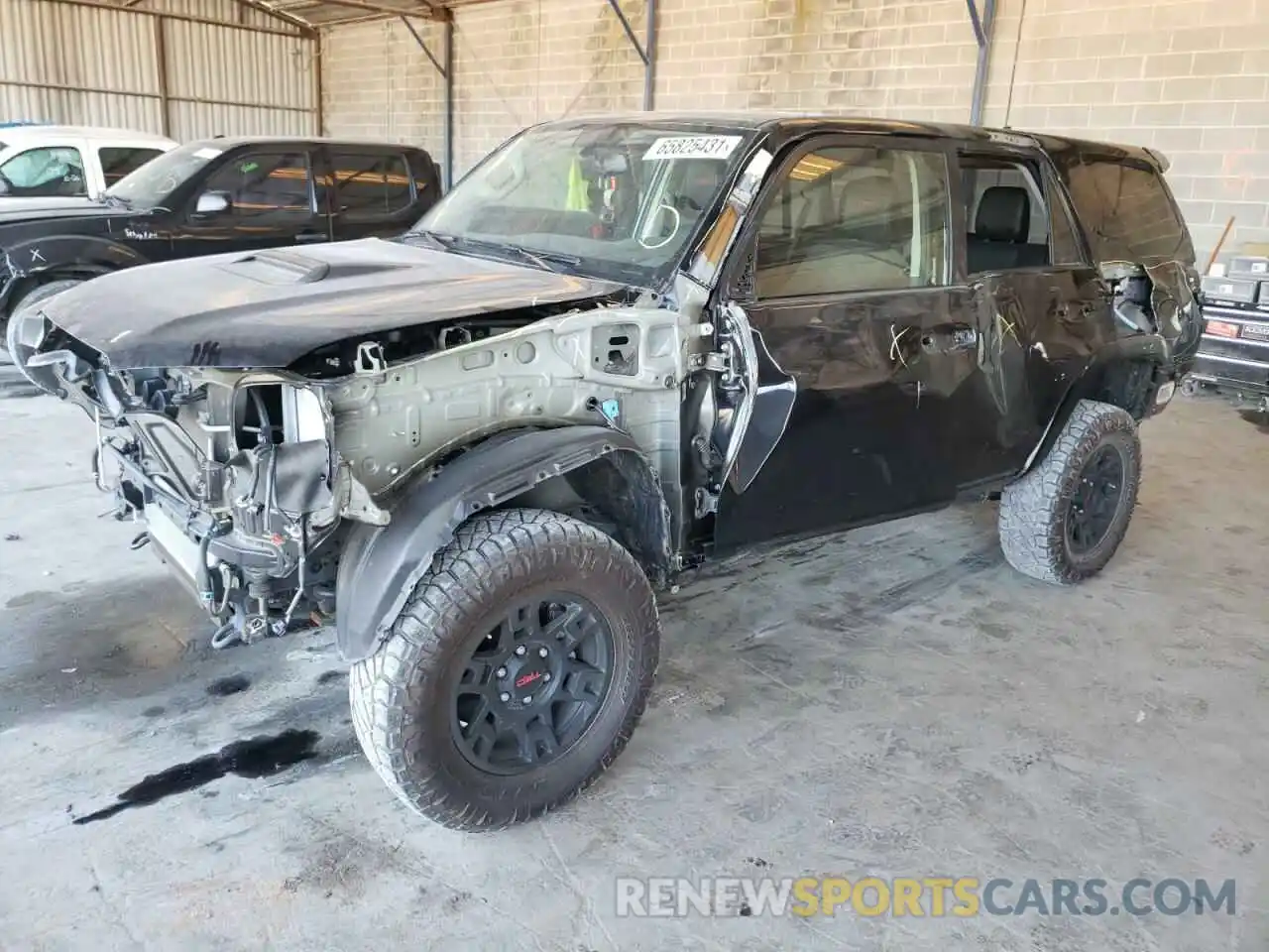 9 Photograph of a damaged car JTEBU5JR0K5733318 TOYOTA 4RUNNER 2019