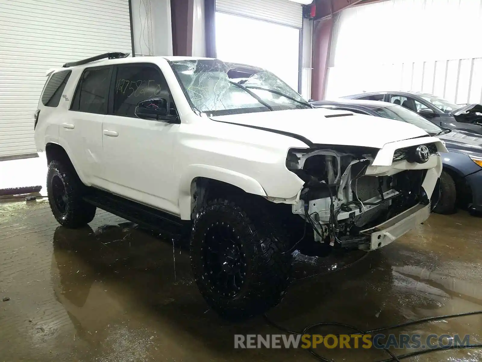 1 Photograph of a damaged car JTEBU5JR0K5735618 TOYOTA 4RUNNER 2019