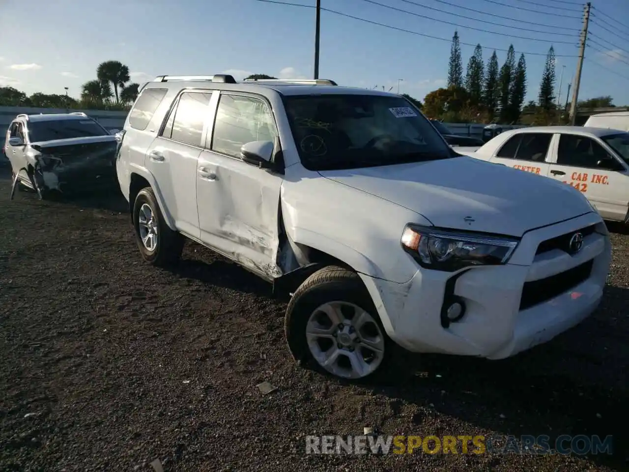 1 Photograph of a damaged car JTEBU5JR0K5736381 TOYOTA 4RUNNER 2019