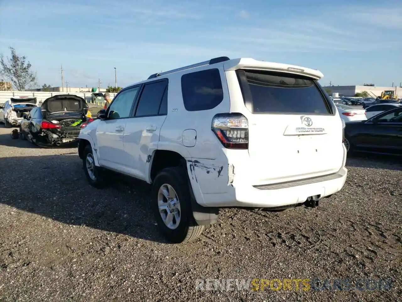 3 Фотография поврежденного автомобиля JTEBU5JR0K5736381 TOYOTA 4RUNNER 2019