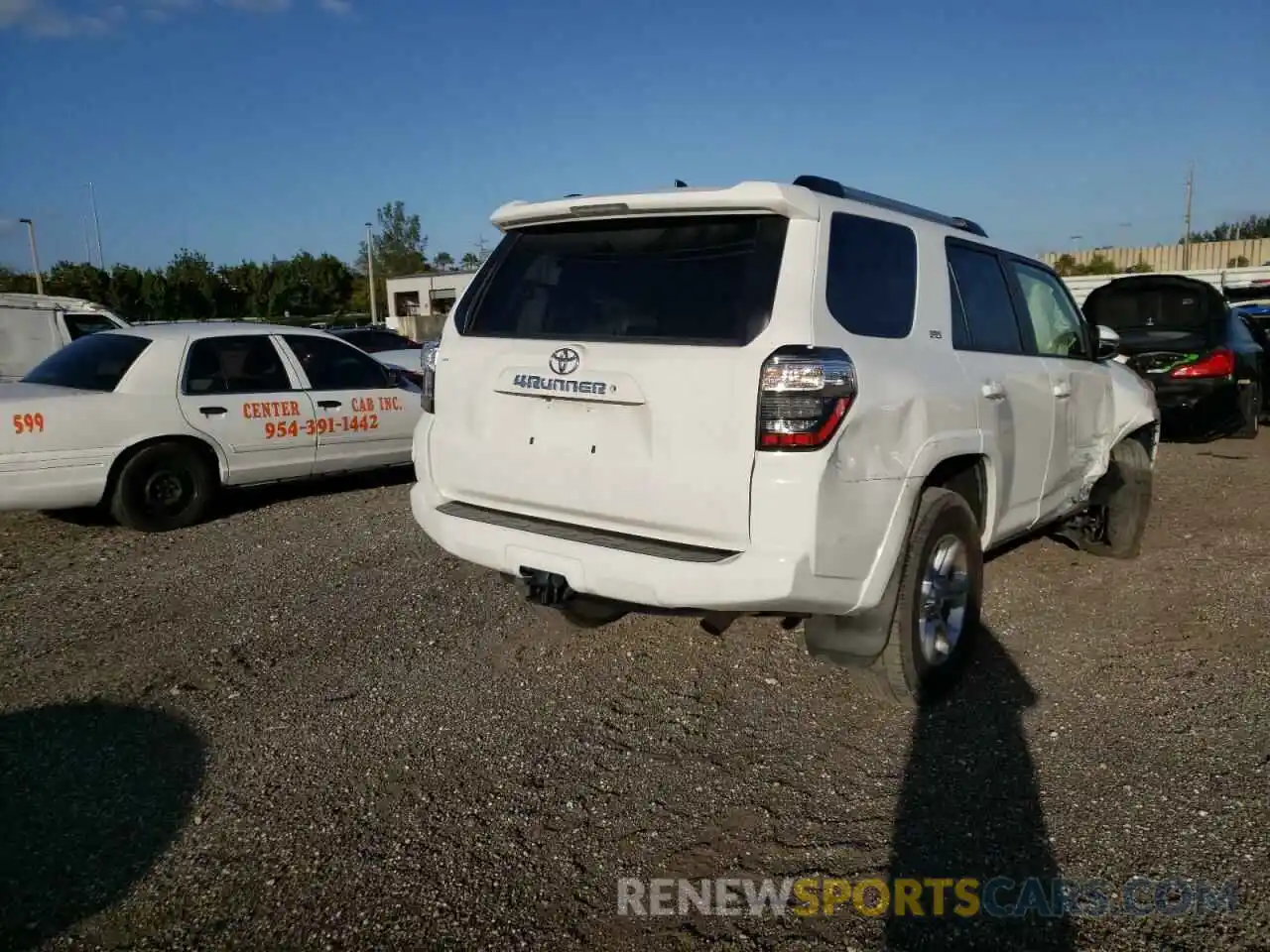 4 Photograph of a damaged car JTEBU5JR0K5736381 TOYOTA 4RUNNER 2019