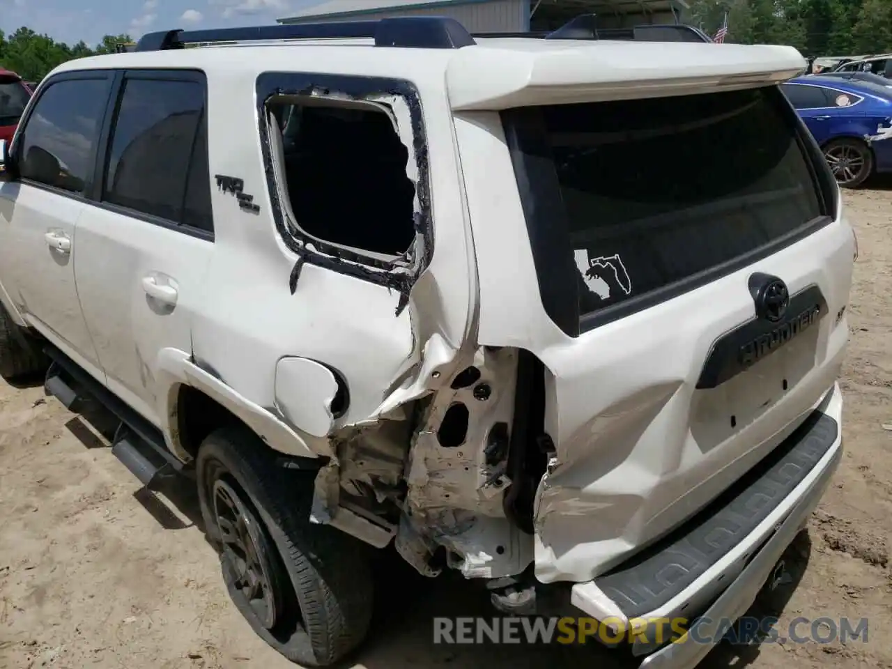 9 Photograph of a damaged car JTEBU5JR1K5612572 TOYOTA 4RUNNER 2019