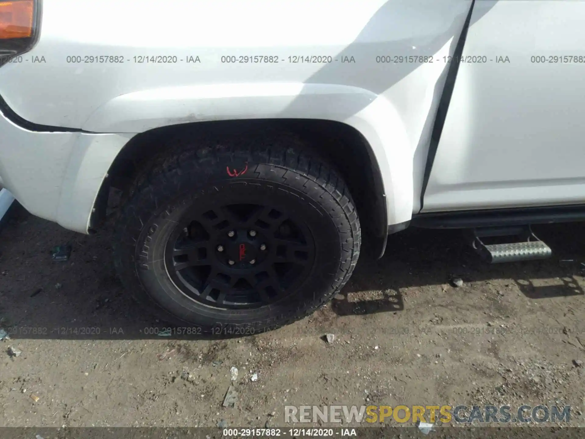 12 Photograph of a damaged car JTEBU5JR1K5612667 TOYOTA 4RUNNER 2019