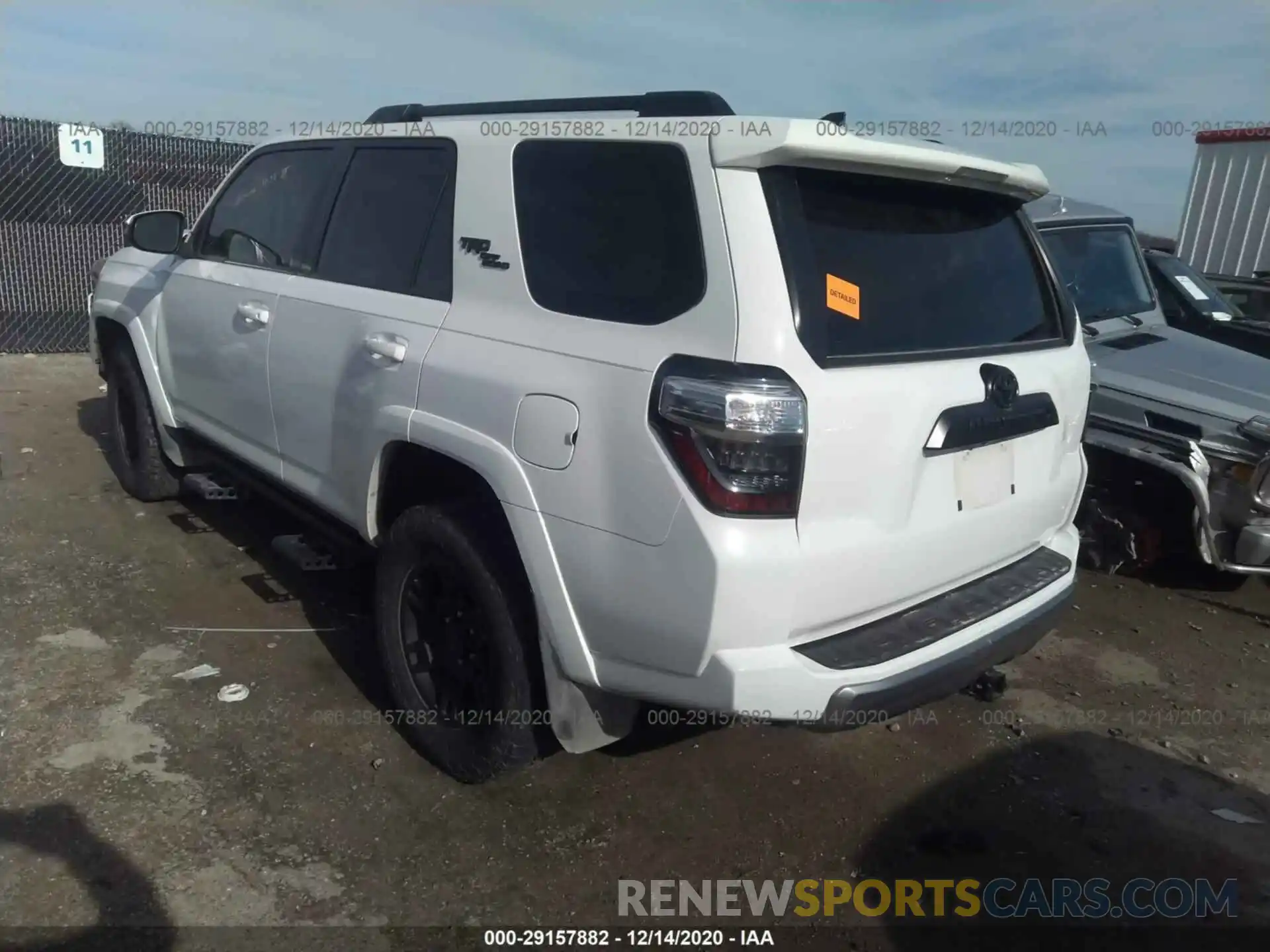 3 Фотография поврежденного автомобиля JTEBU5JR1K5612667 TOYOTA 4RUNNER 2019