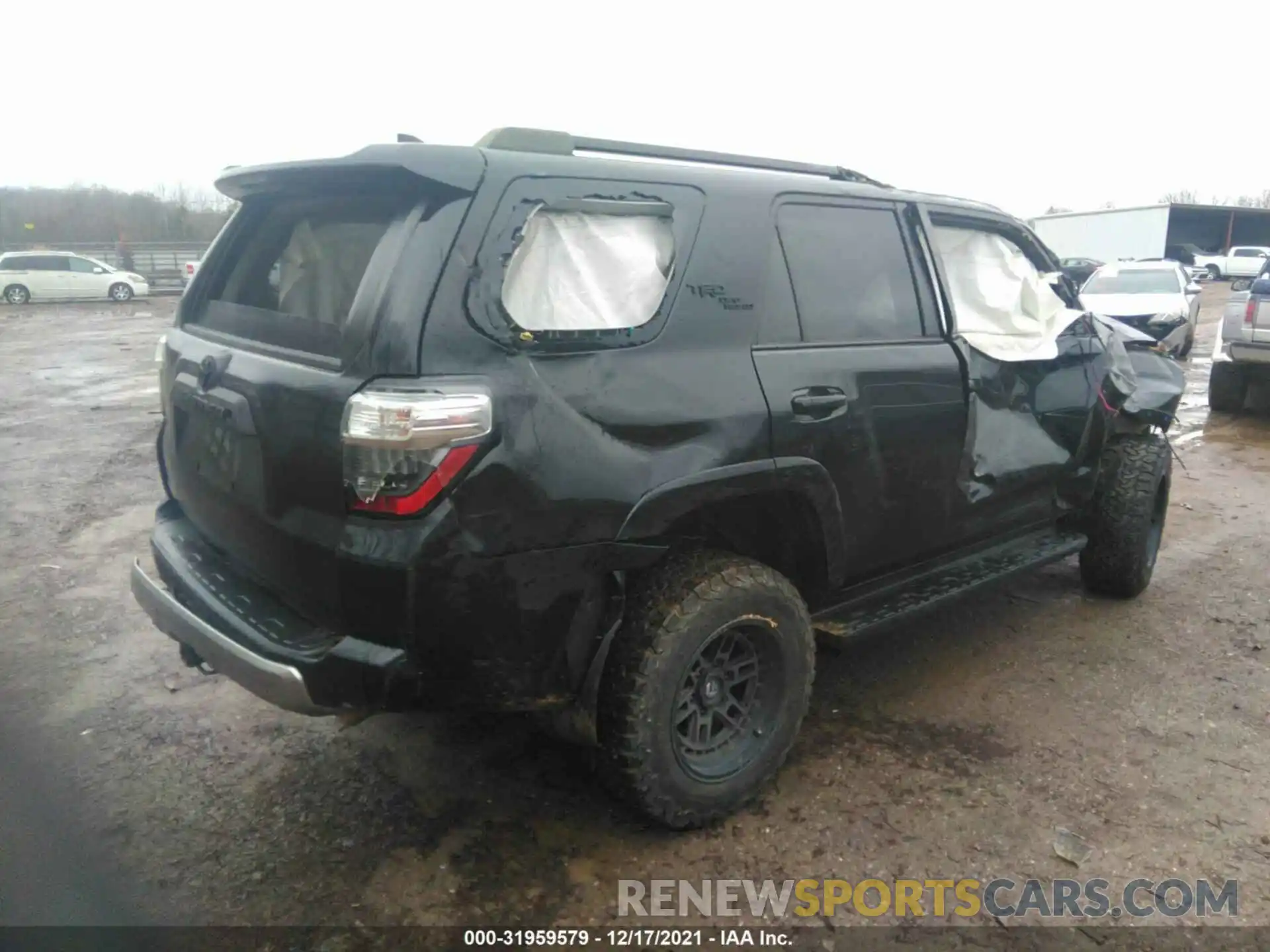 4 Фотография поврежденного автомобиля JTEBU5JR1K5617643 TOYOTA 4RUNNER 2019