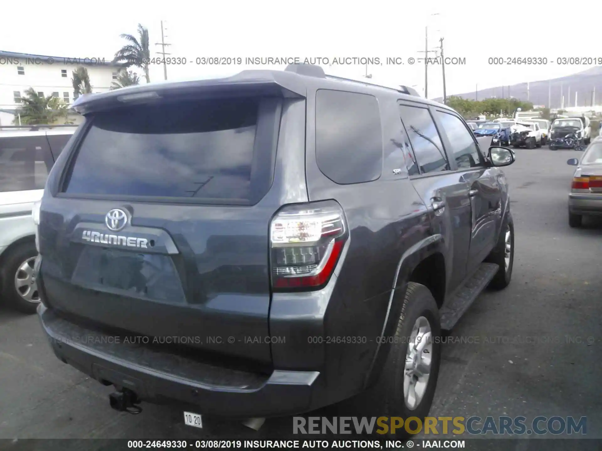 4 Photograph of a damaged car JTEBU5JR1K5622955 TOYOTA 4RUNNER 2019