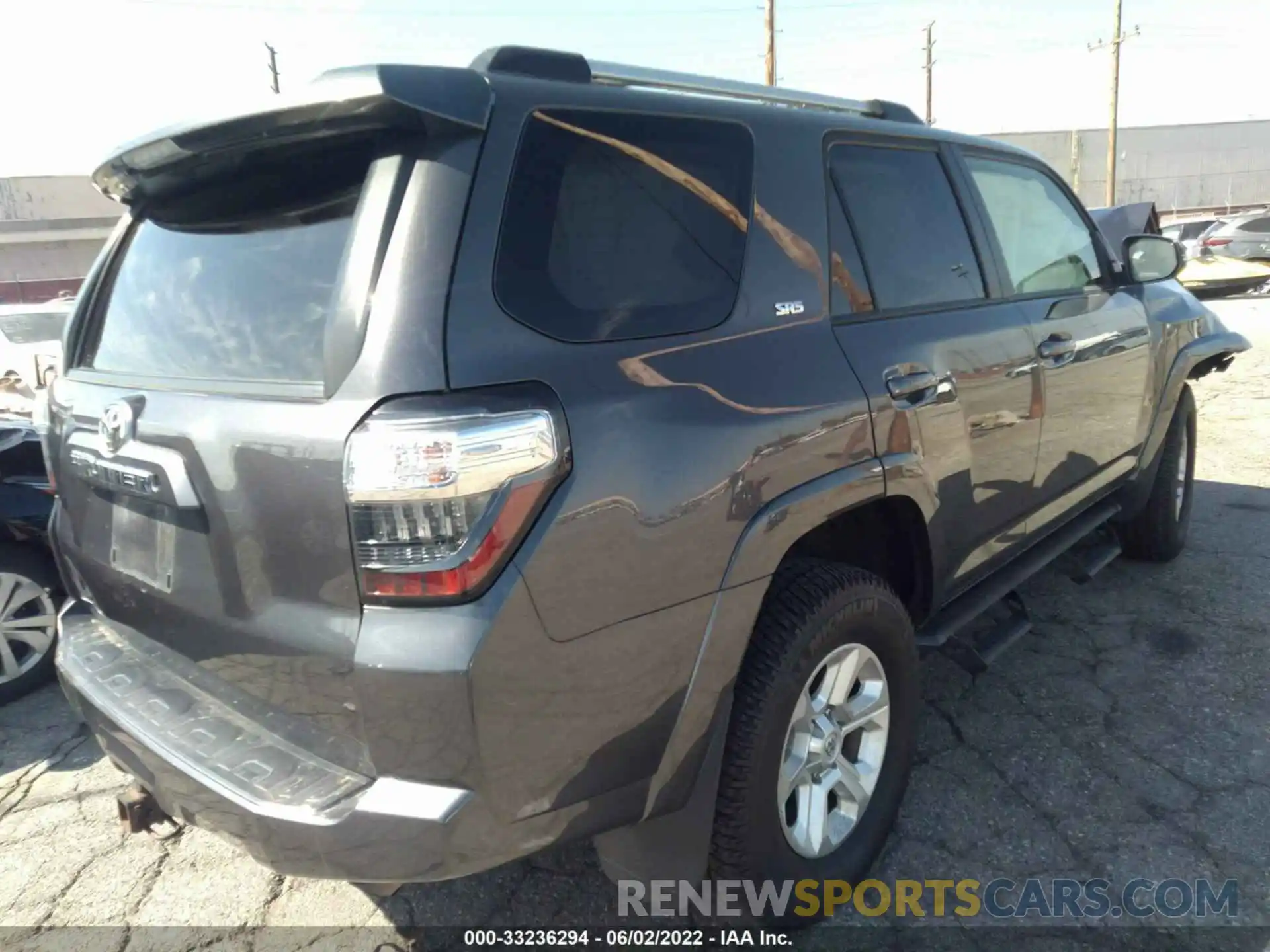 4 Photograph of a damaged car JTEBU5JR1K5624785 TOYOTA 4RUNNER 2019