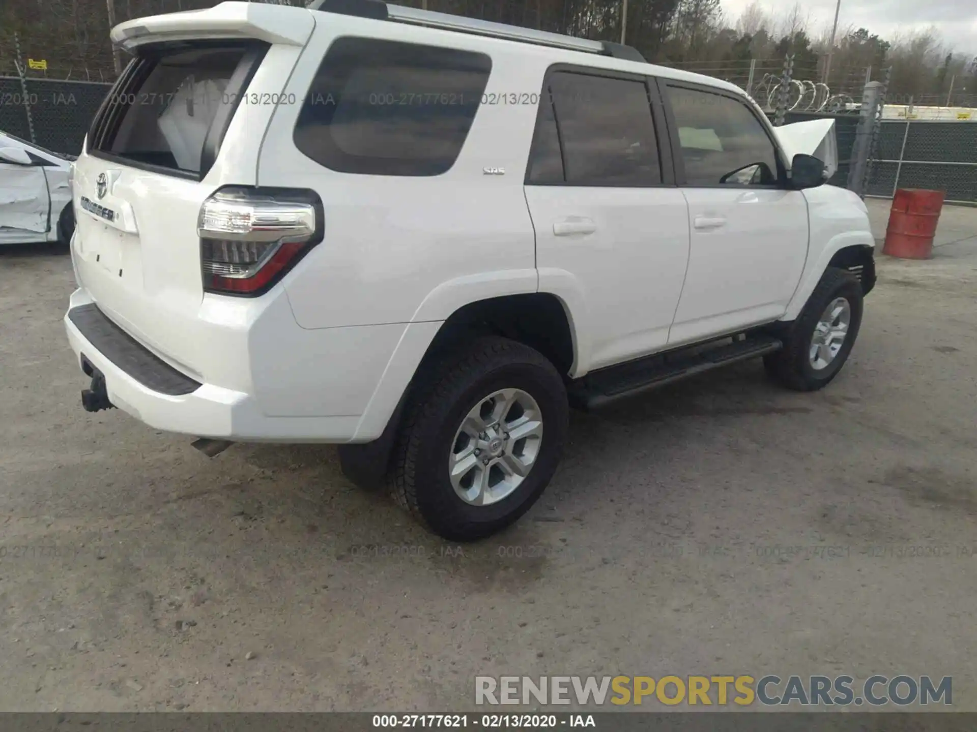 4 Фотография поврежденного автомобиля JTEBU5JR1K5627430 TOYOTA 4RUNNER 2019